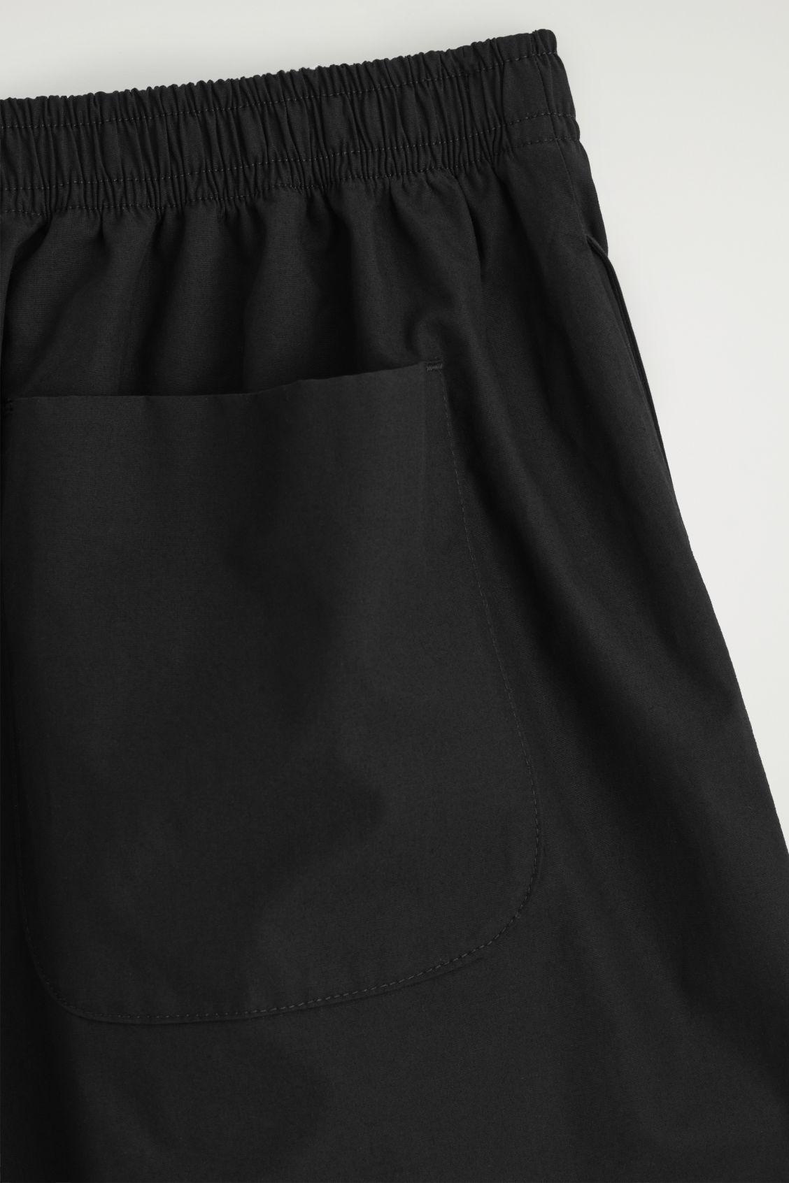 DRAWSTRING COTTON SHORTS Product Image