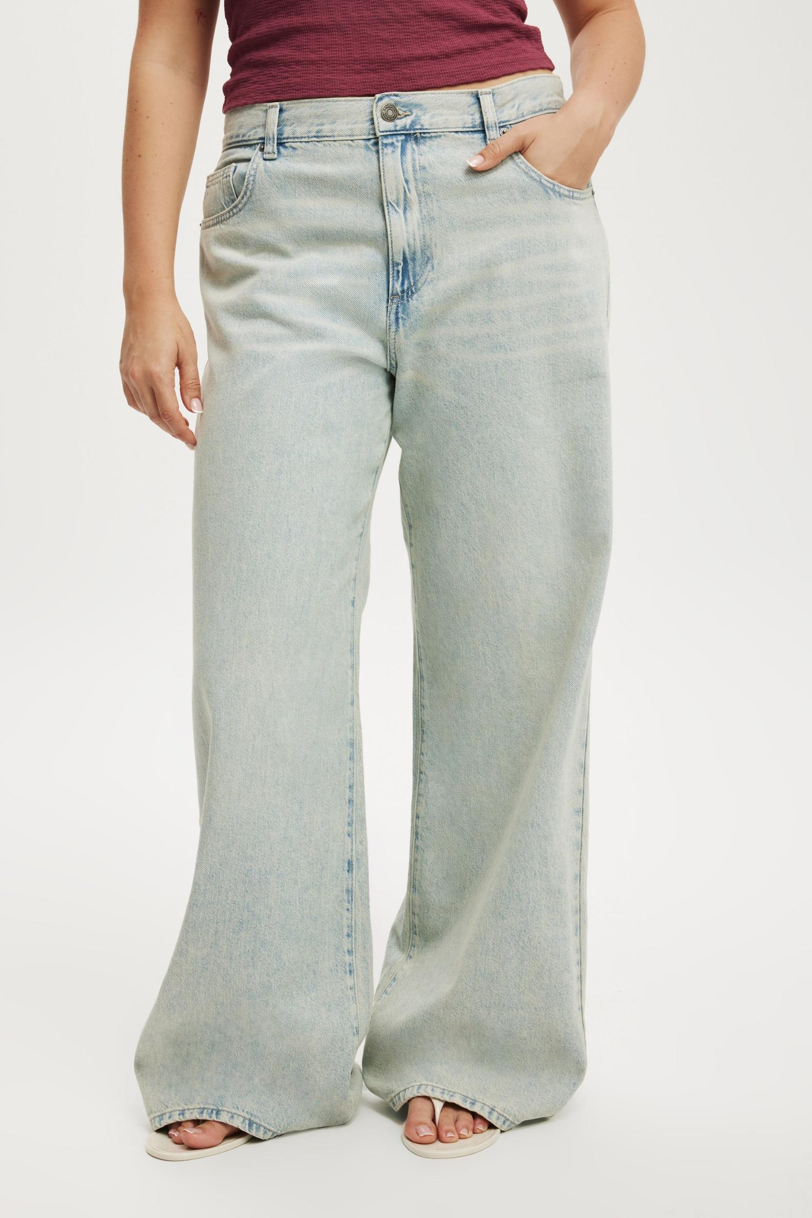 Relaxed Wide Jean Product Image