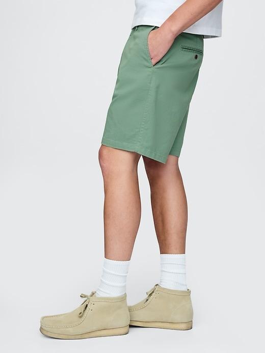 8" Modern Shorts Product Image
