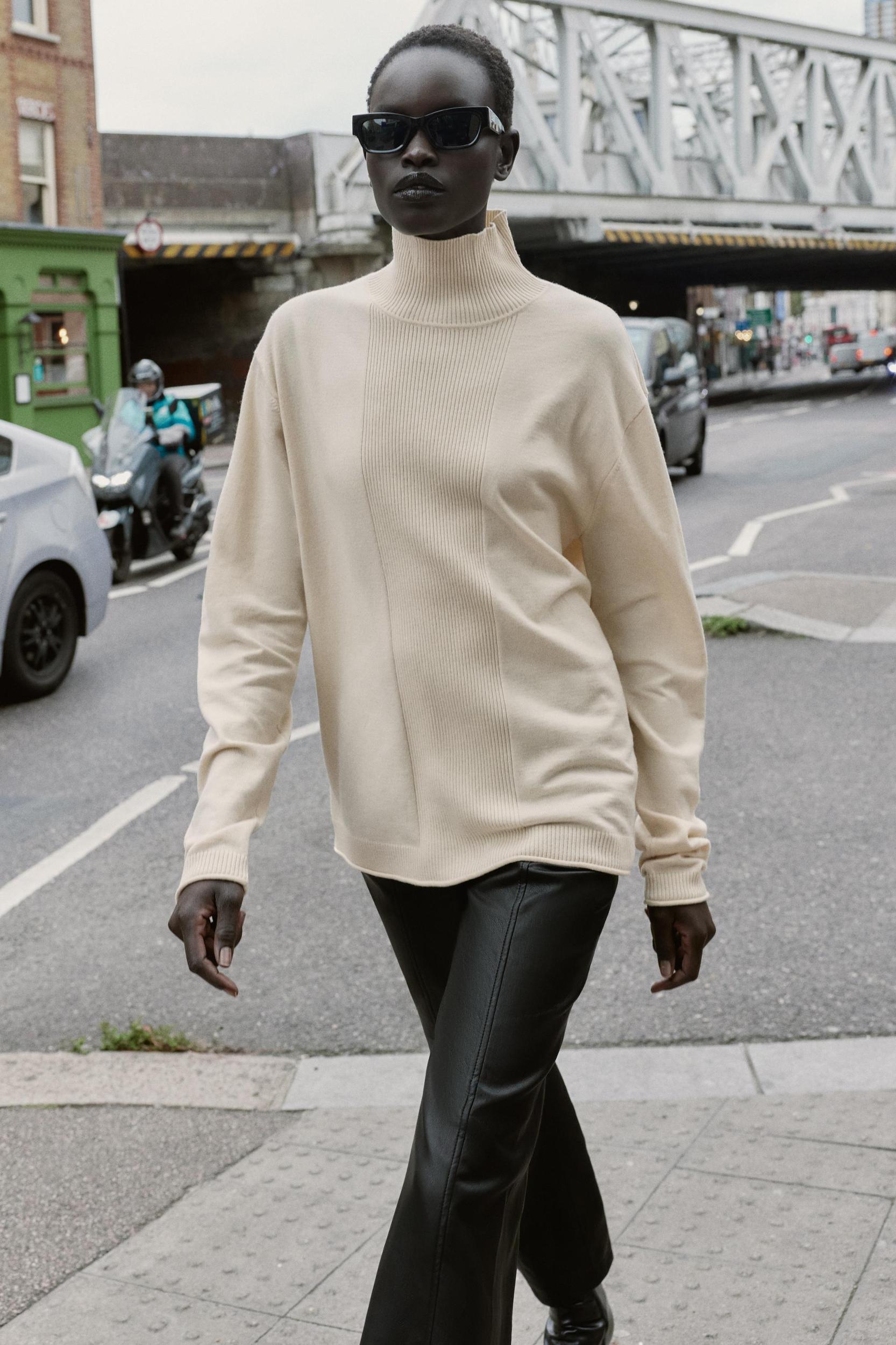 OVERSIZED KNIT JUMPER Product Image