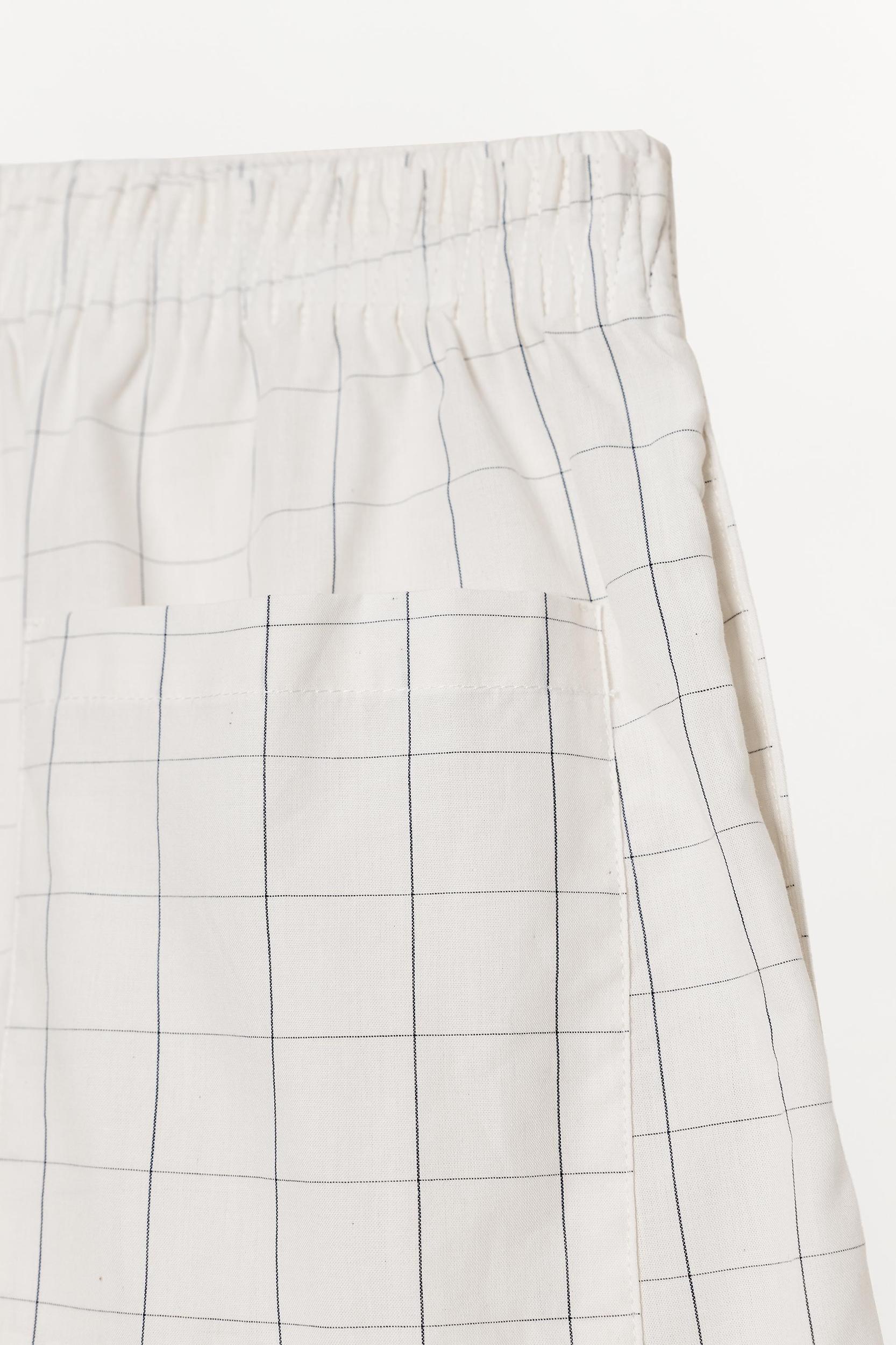 CHECKED COTTON SHORTS Product Image