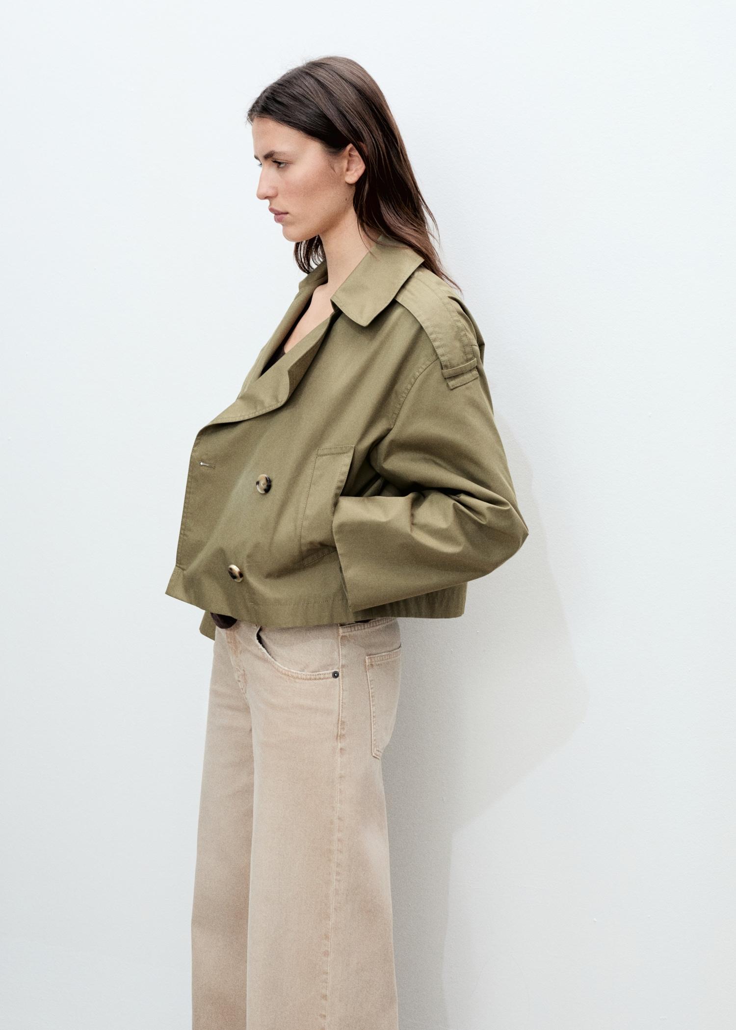 Double-breasted cropped trench coat - Women | MANGO USA Product Image