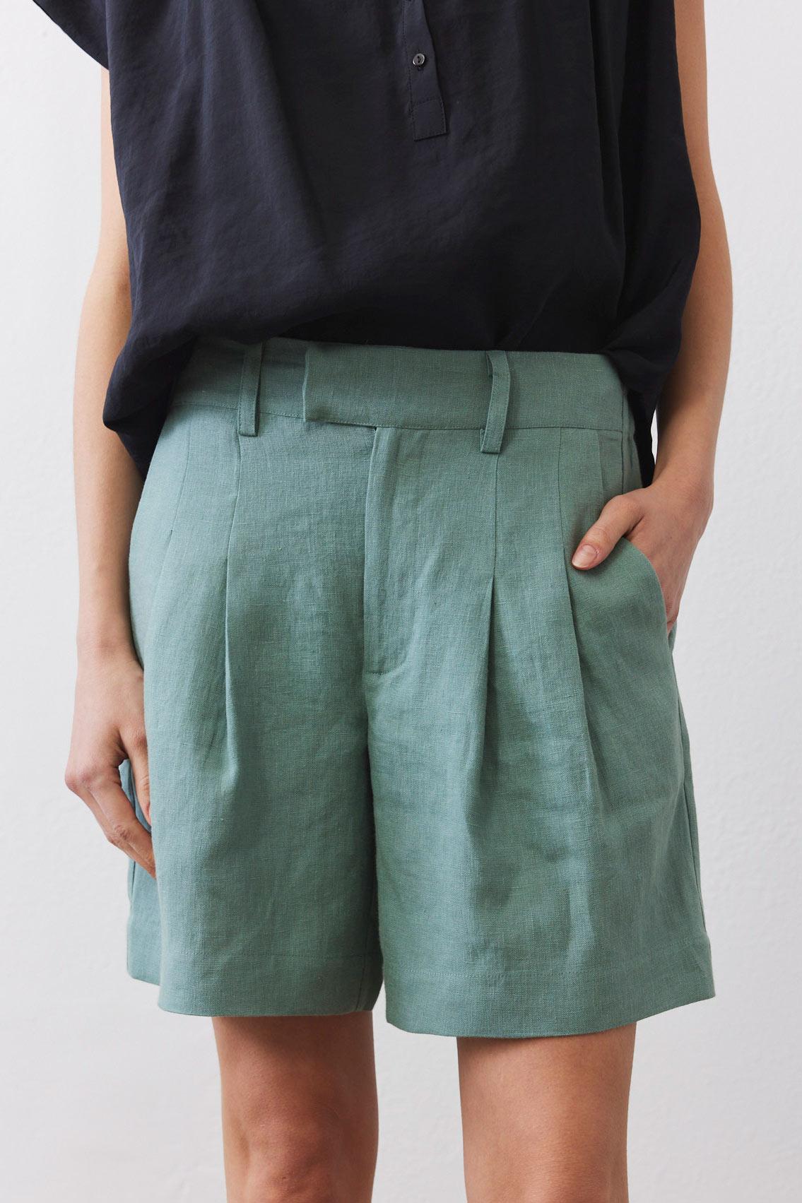 The Pleated Bermuda Shorts Product Image