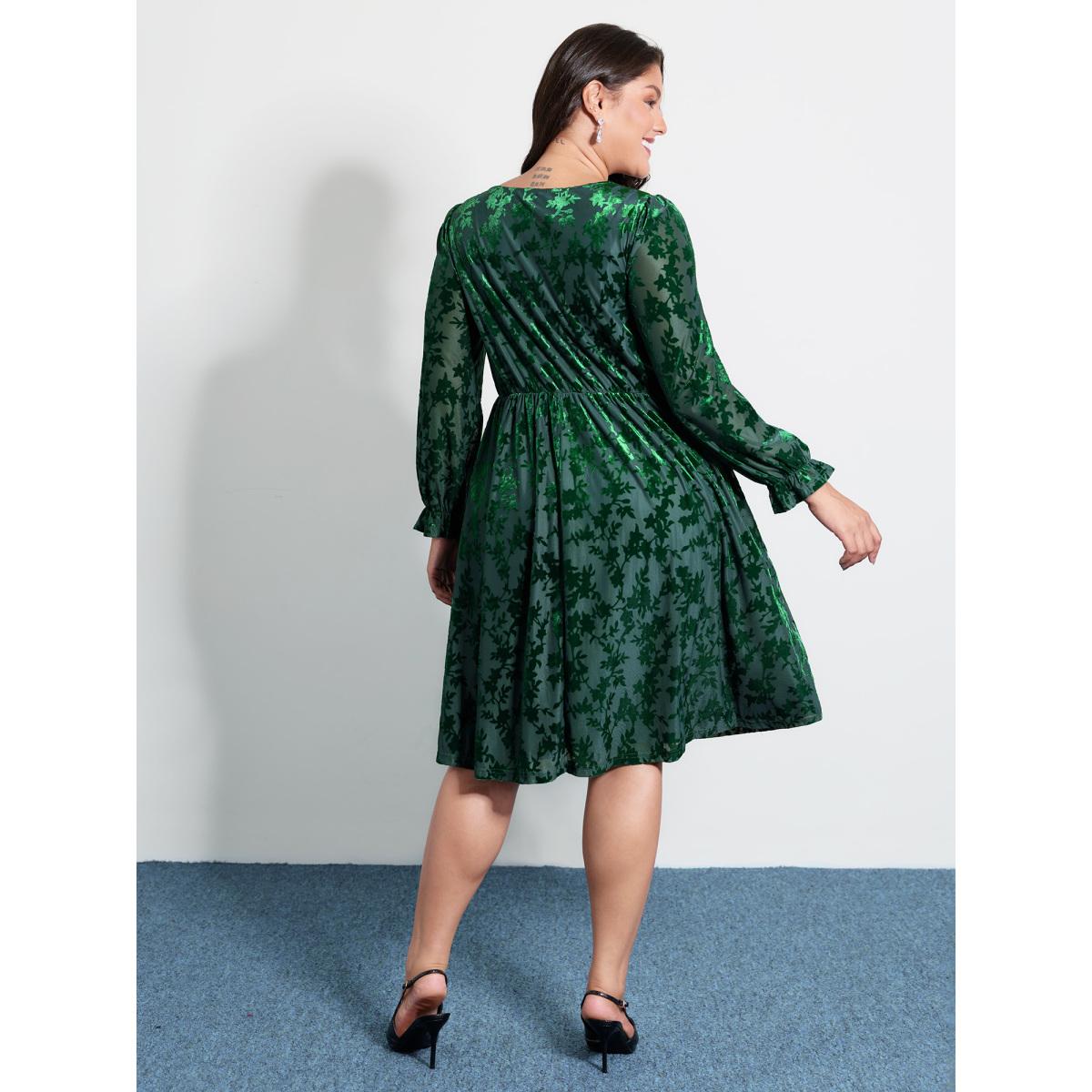 Plus Size Velvet Floral Print Lace Pockets Party Dress DarkGreen Women Party&Cocktail Party Curvy Bloomchic 28/5X Product Image