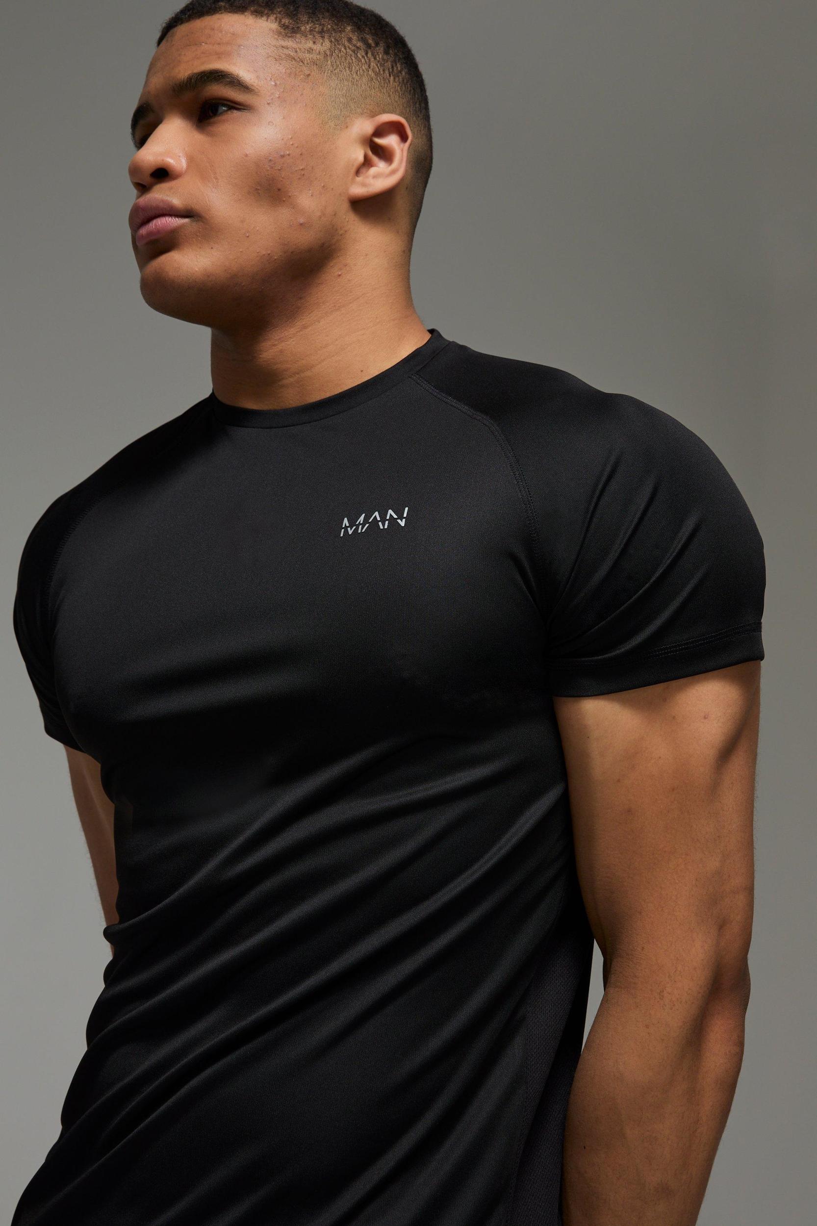 Man Active Running Muscle Fit Mesh T-shirt | boohooMAN USA Product Image
