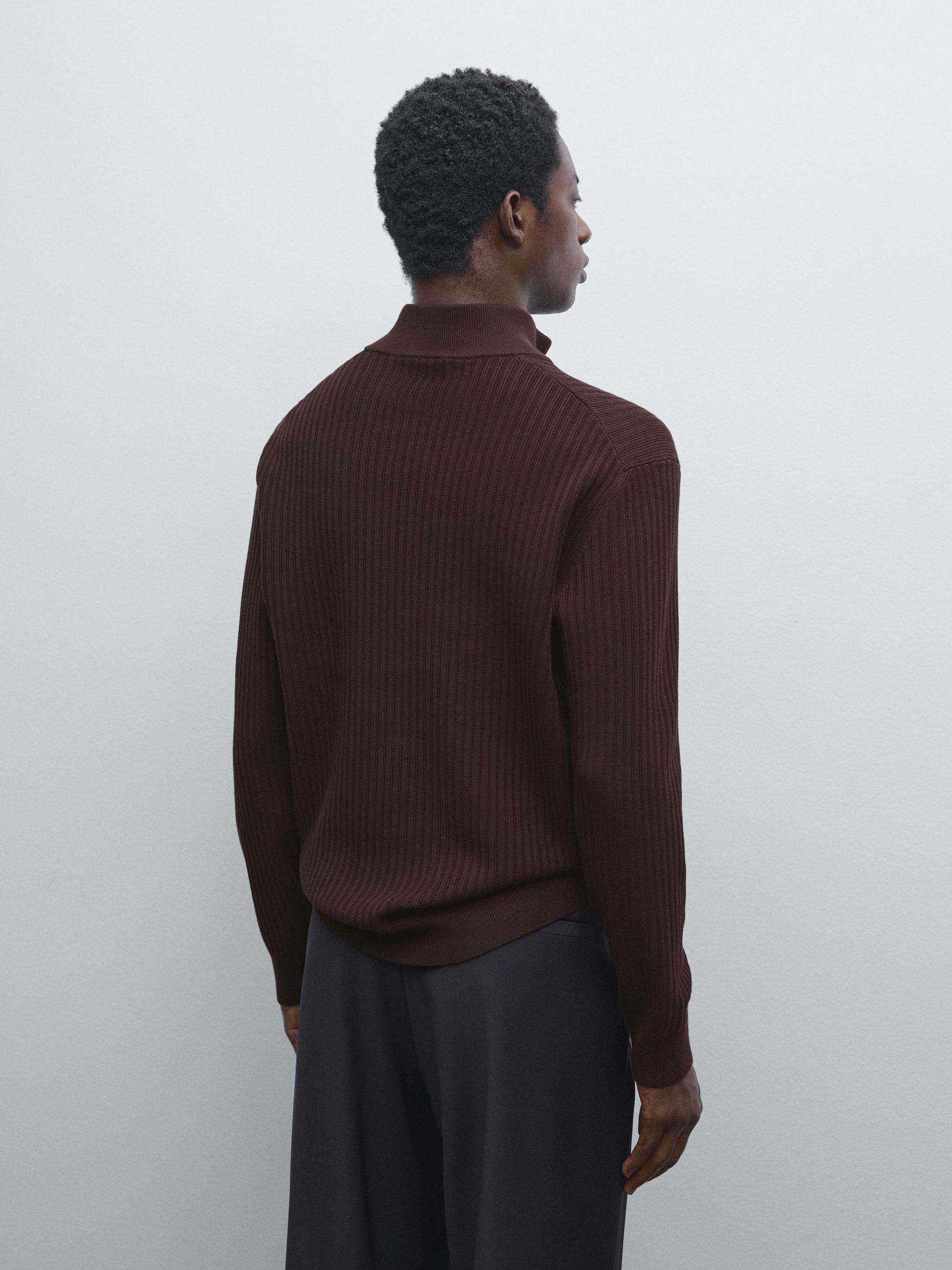 Mock neck knit sweater Product Image