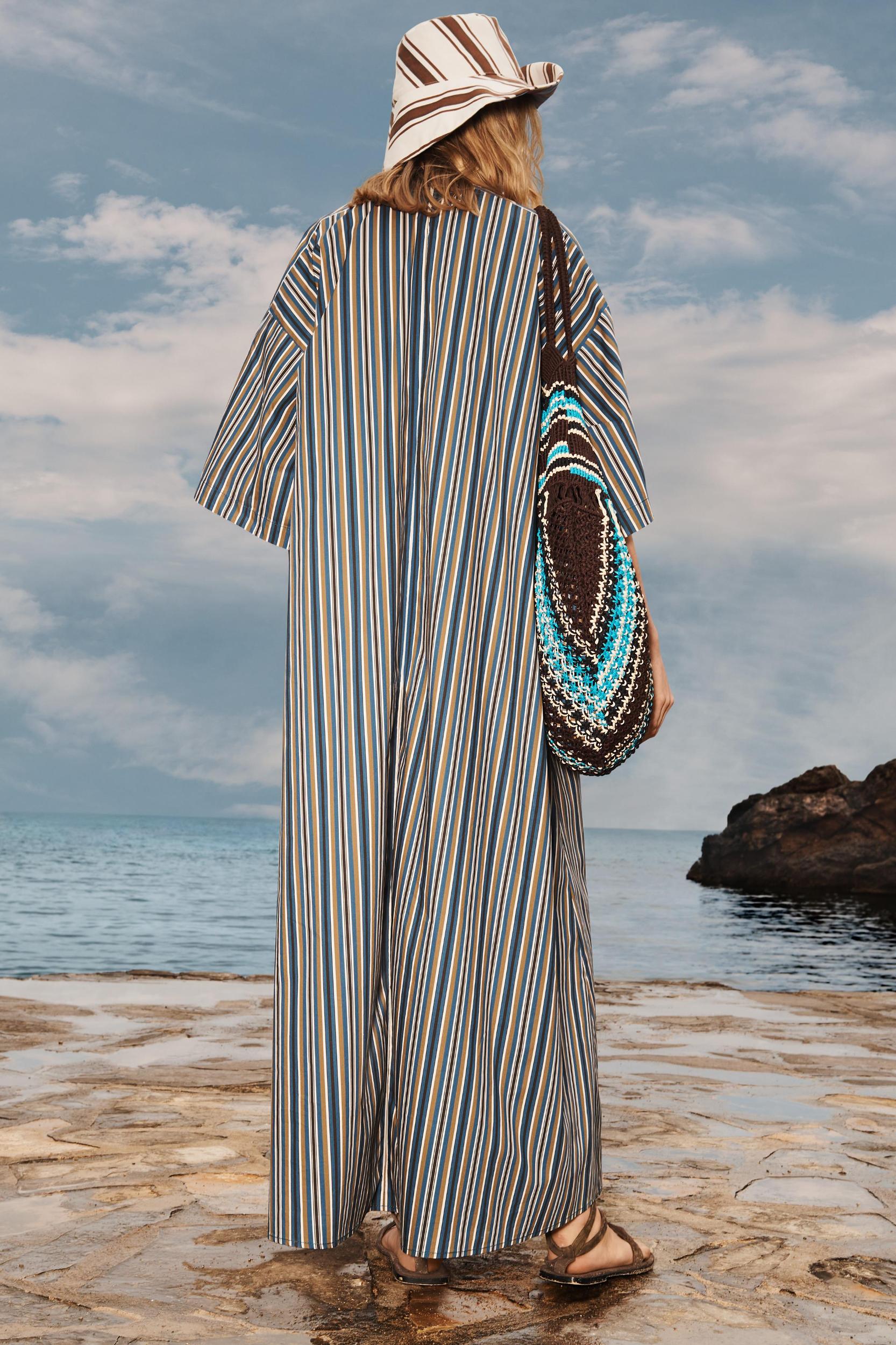 LIMITED EDITION STRIPED REVERSIBLE BUCKET HAT Product Image