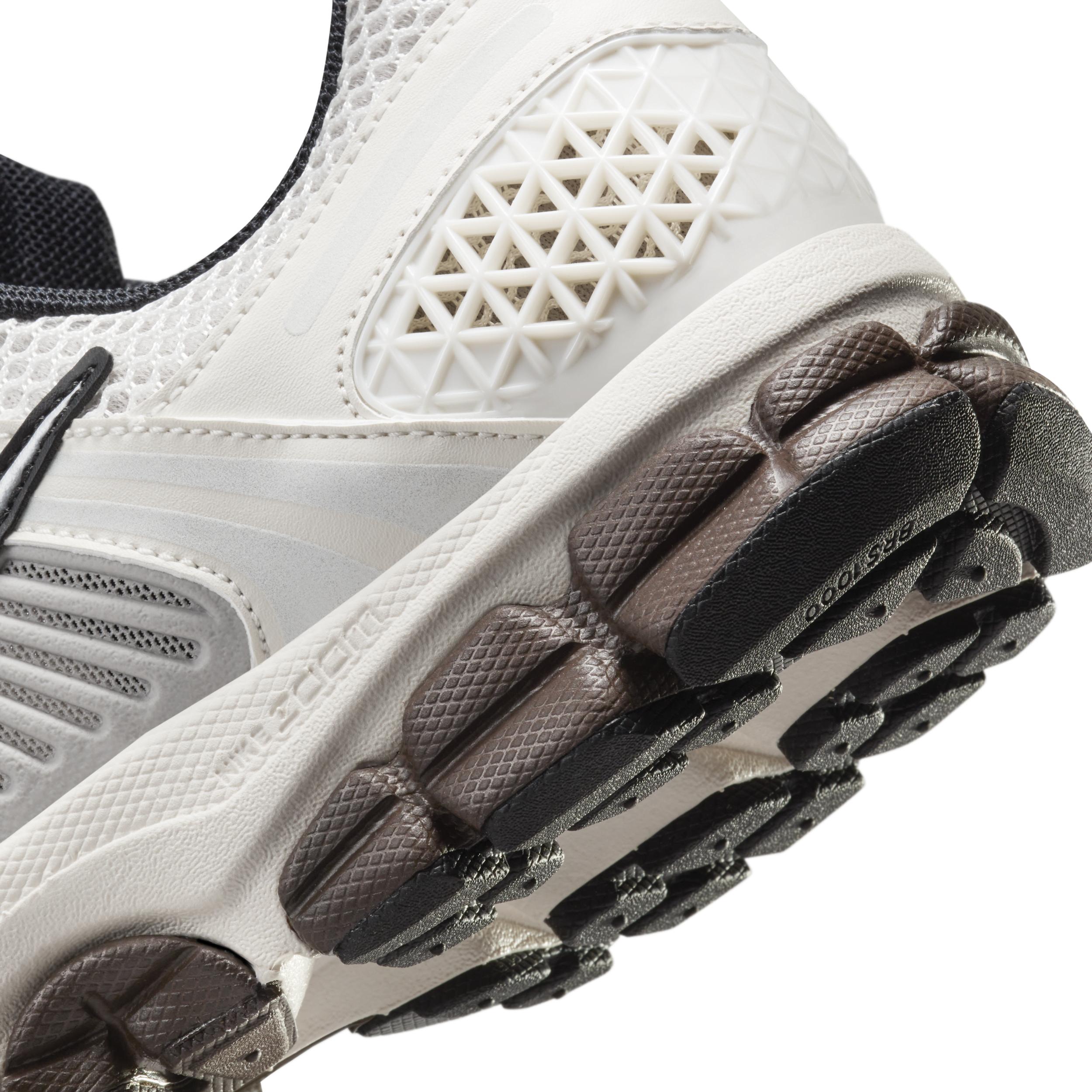 Nike Women's Zoom Vomero 5 Shoes Product Image