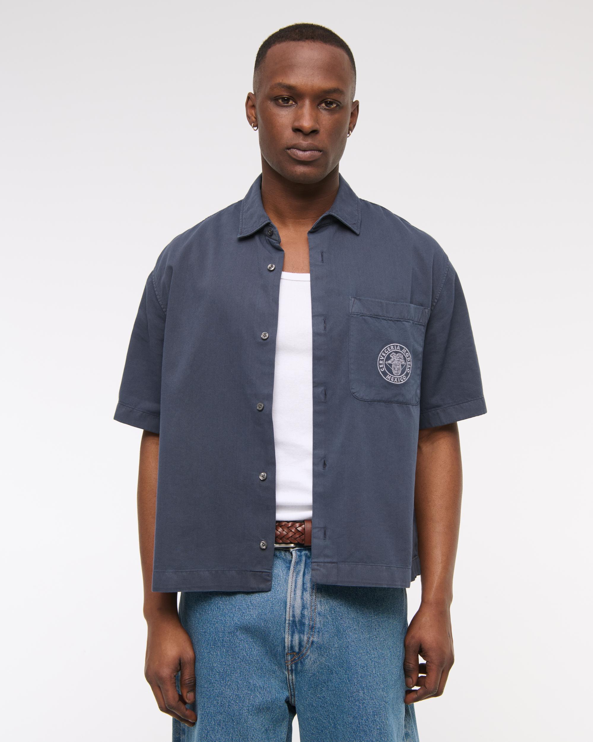 Short-Sleeve Cropped Modelo Workwear Button-Up Shirt Product Image