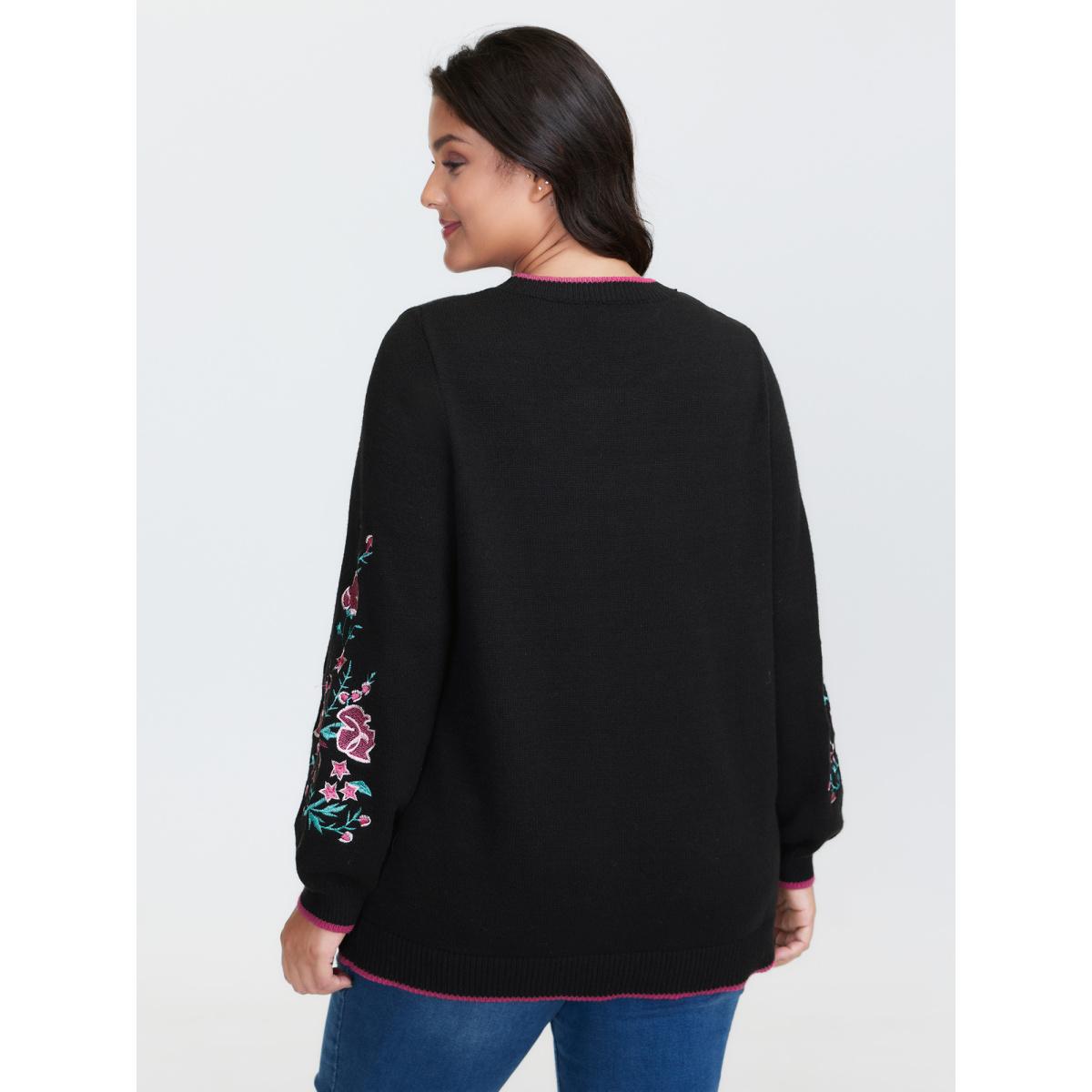 Plus Size Embroidered Sleeve Contrast Trim Pullover Black Women Leisure Loose Long Sleeve Round Neck Casual Pullovers BloomChic 30/6X Product Image