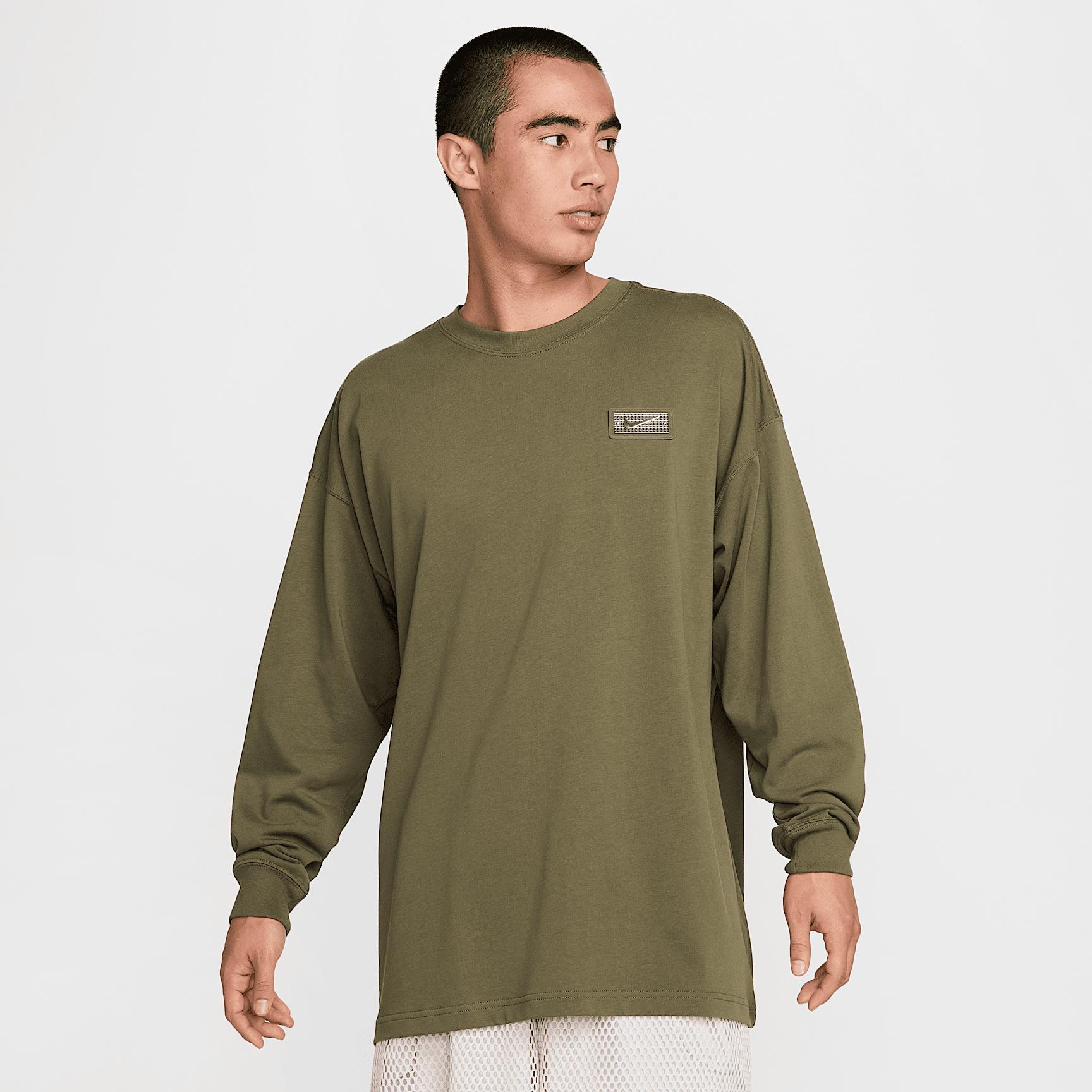 Nike Men's Devin Booker Long-Sleeve Basketball T-Shirt Product Image