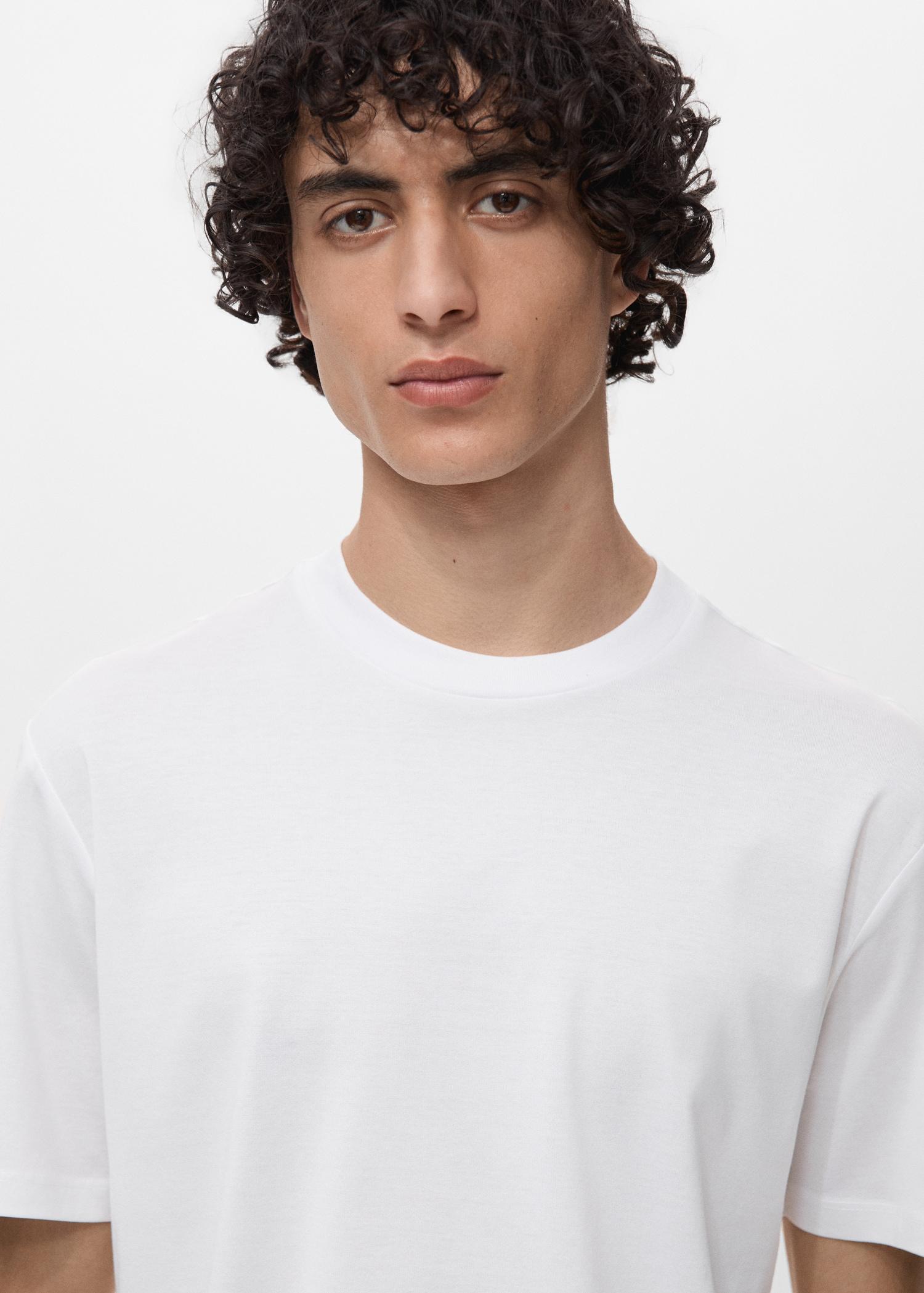 100% cotton slim-fit t-shirt - Men | MANGO USA Product Image