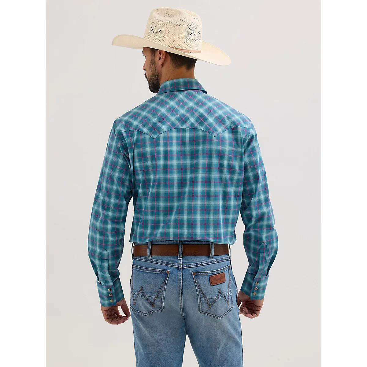 Men's Wrangler Retro® Long Sleeve Sawtooth Snap Pocket Western Shirt in Cherry Product Image