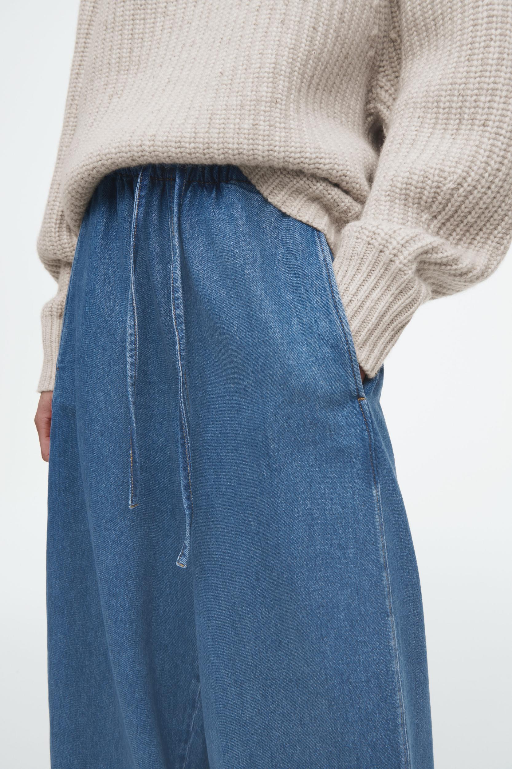 BARREL-LEG DENIM DRAWSTRING PANTS Product Image