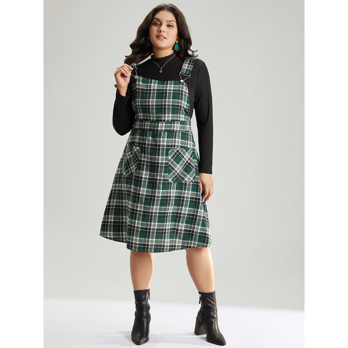 Plus Size Christmas Plaid Patched Pocket Overall Cami Dress DarkGreen Women Elegant Adjustable Straps Spaghetti Strap Sleeveless Curvy Midi Dress BloomChic 12/L Product Image