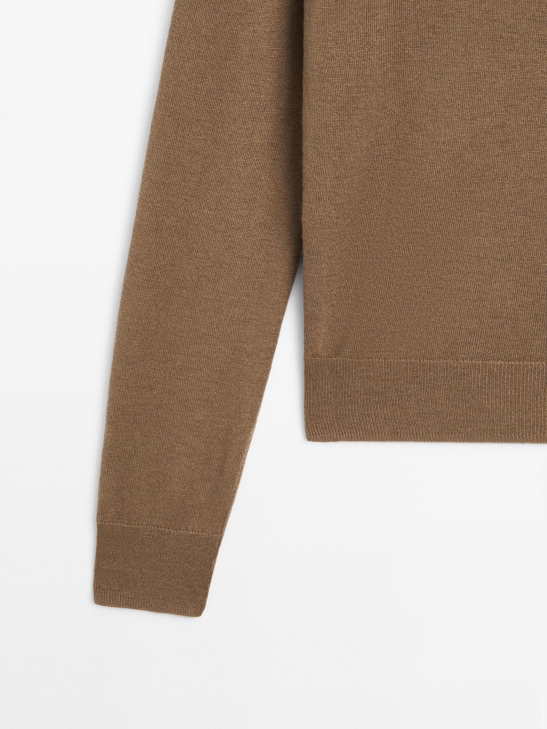 Wool blend knit sweater with crew neck Product Image