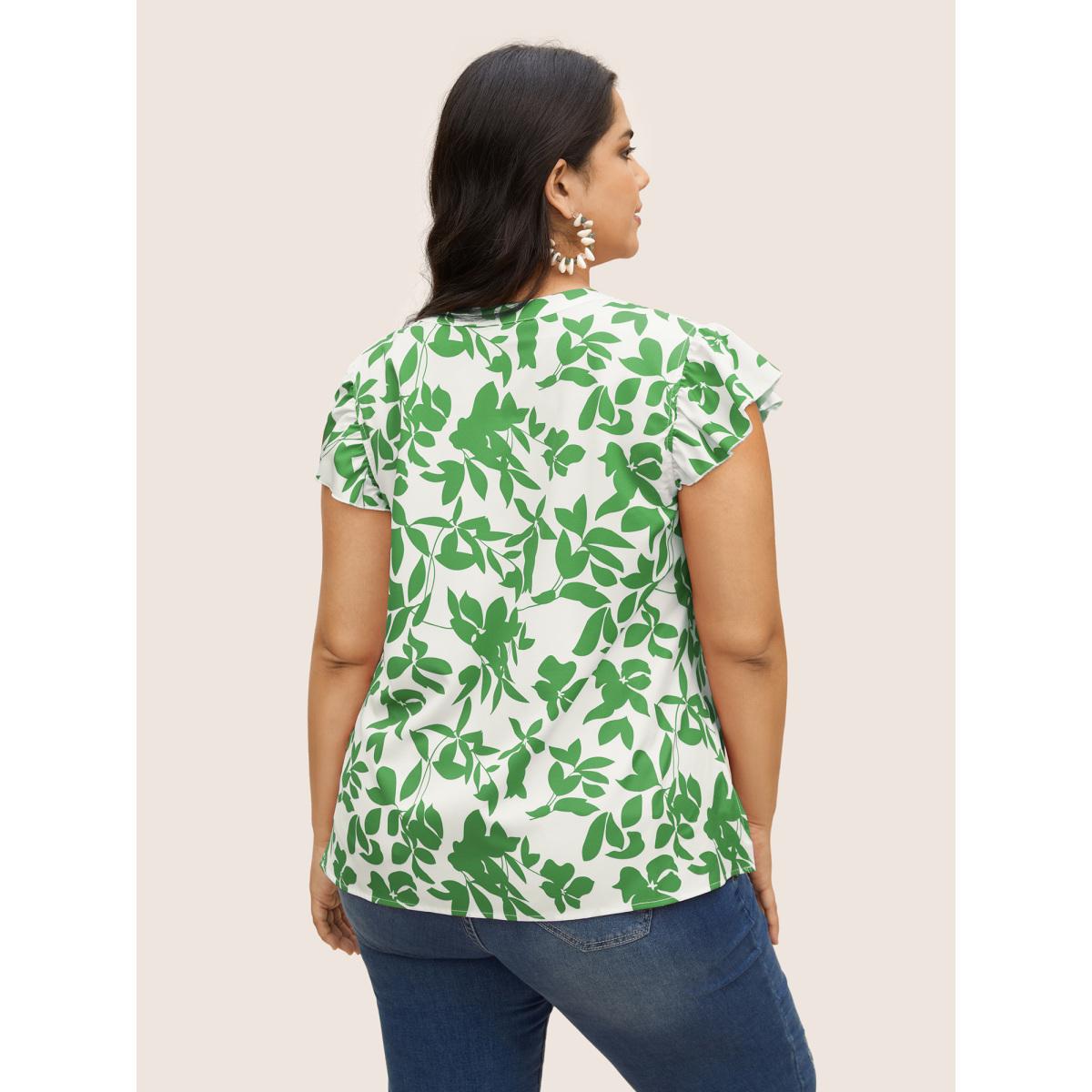 Plus Size Truegreen Silhouette Floral Print Notched Collar Pleated Blouse Women Resort Cap Sleeve Notched collar Vacation Blouses BloomChic 18-20/2X Product Image