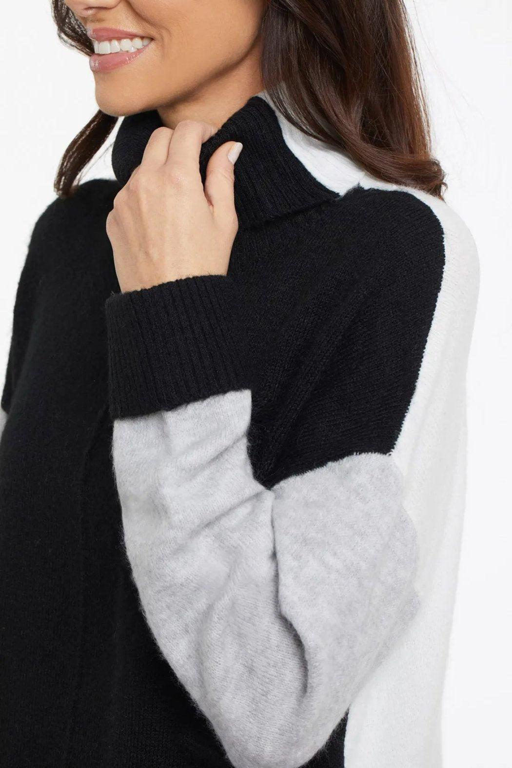 COLOR BLOCK TURTLENECK Product Image