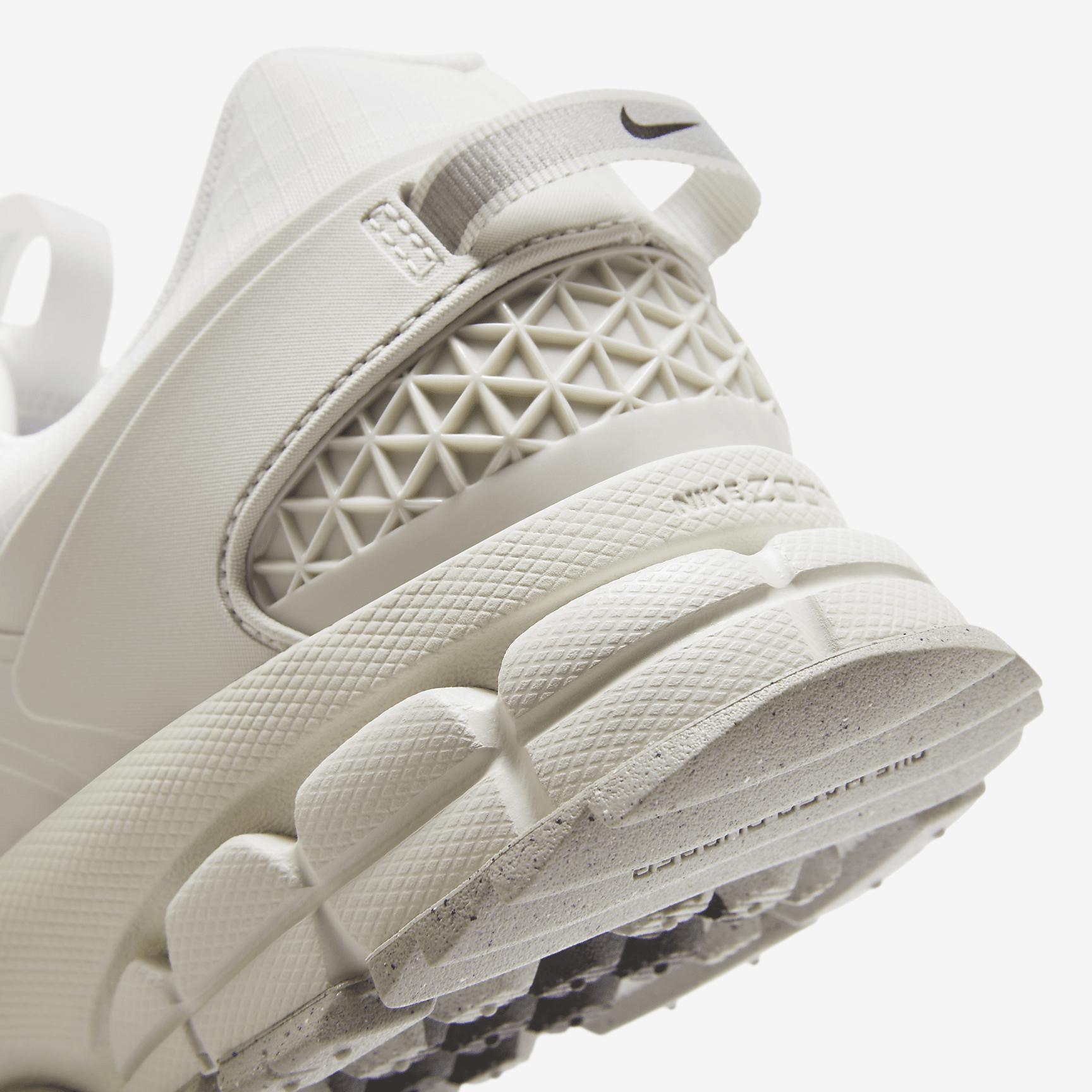 Mens Nike Zoom Vomero Roam Casual Shoes Product Image