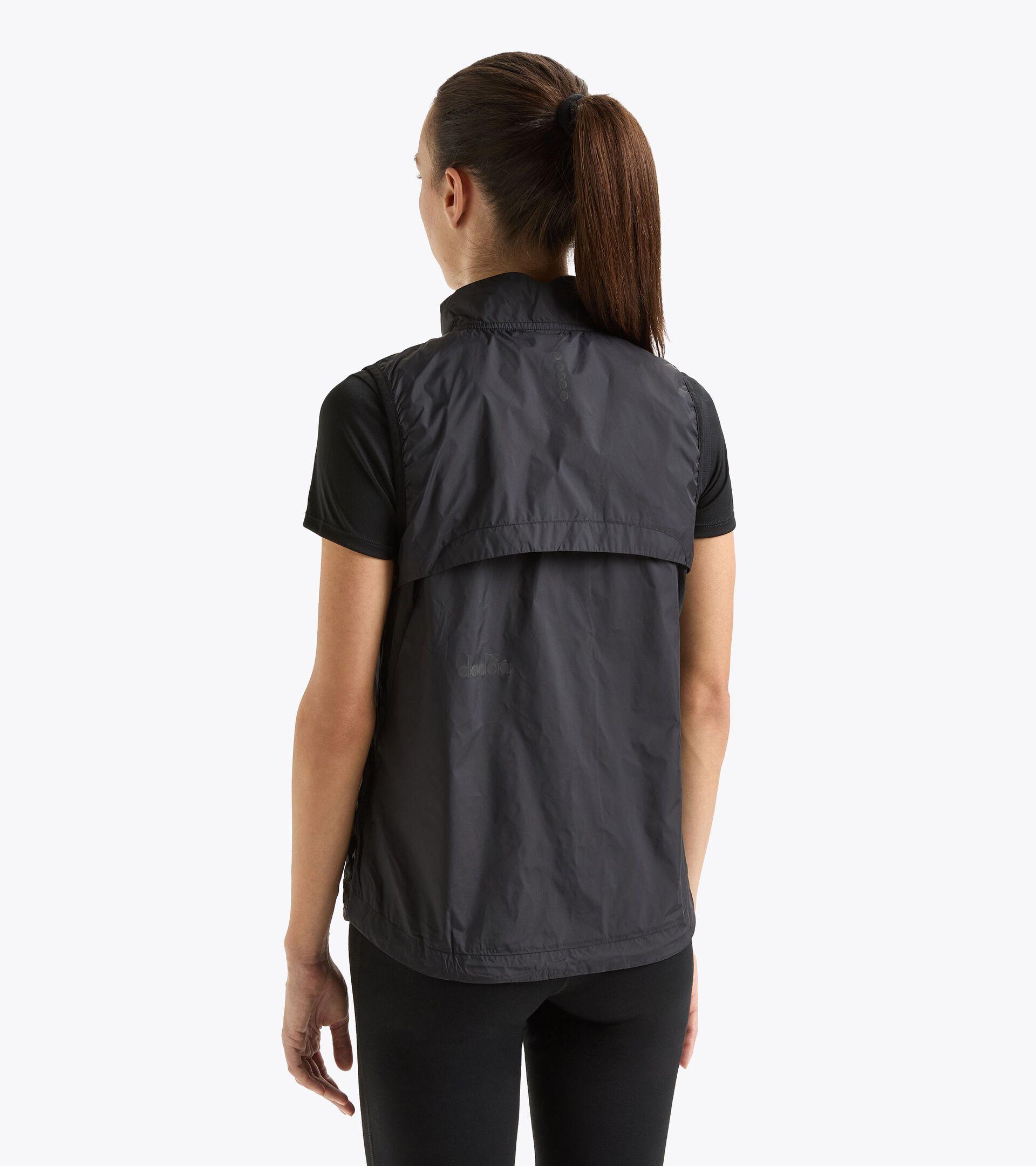 L. PACKABLE VEST Product Image