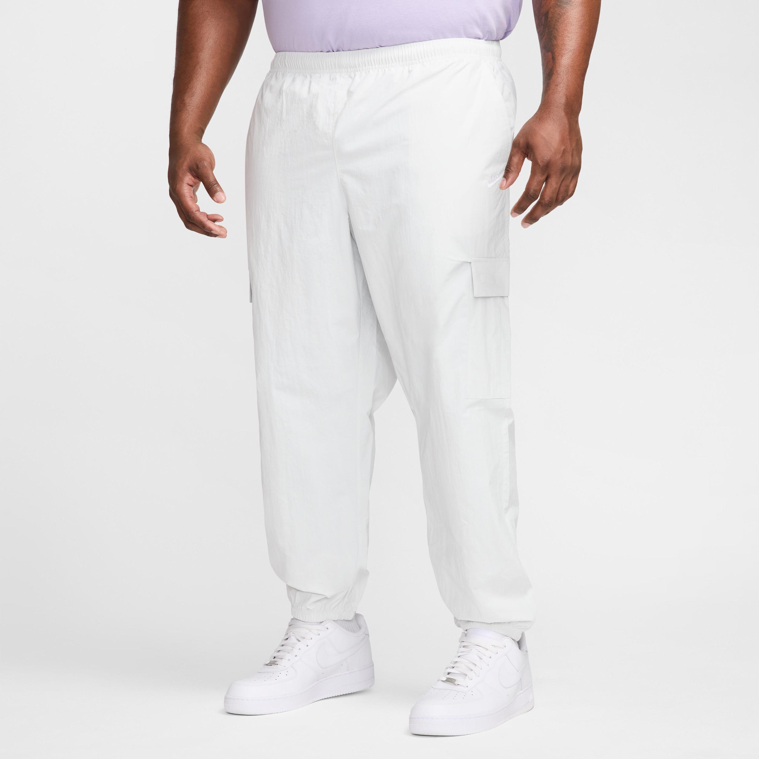 Nike Men's Club Woven Cargo Pants Product Image