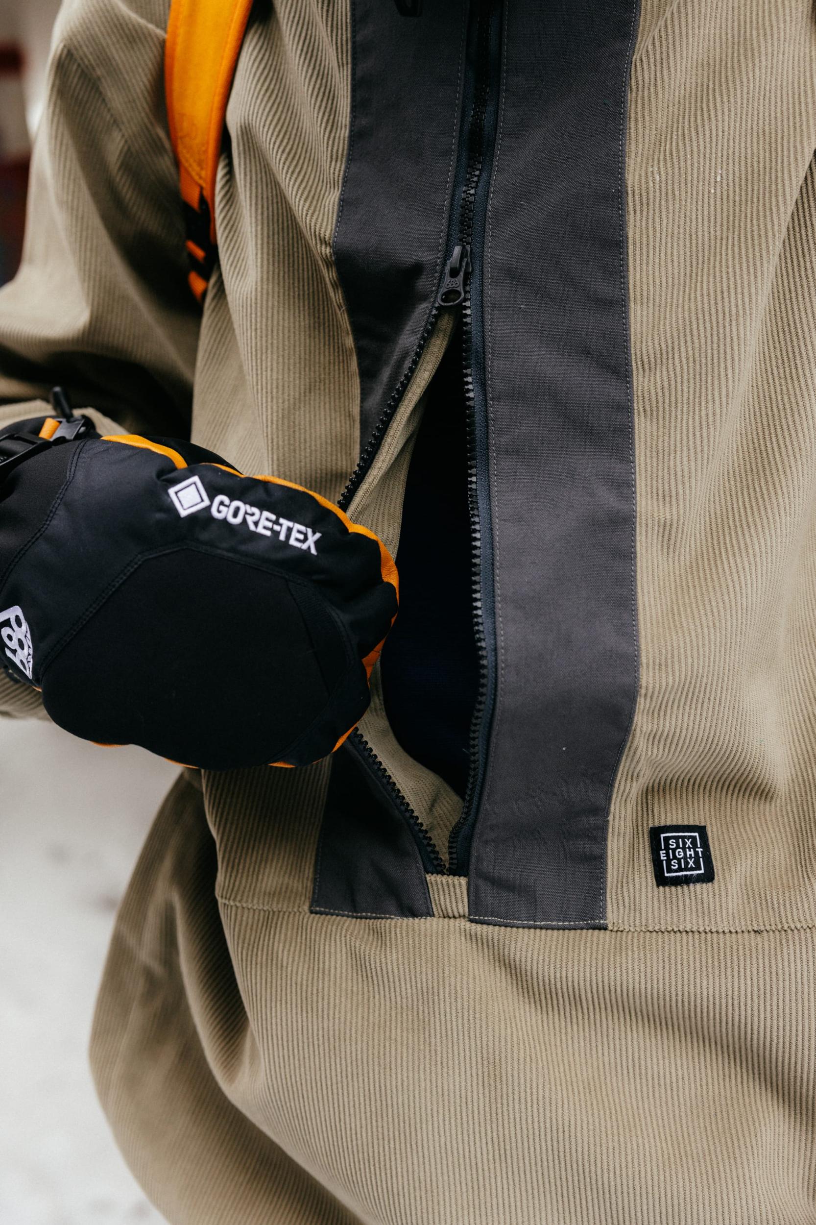 686 Men's Ghost 2.5L Anorak Male Product Image