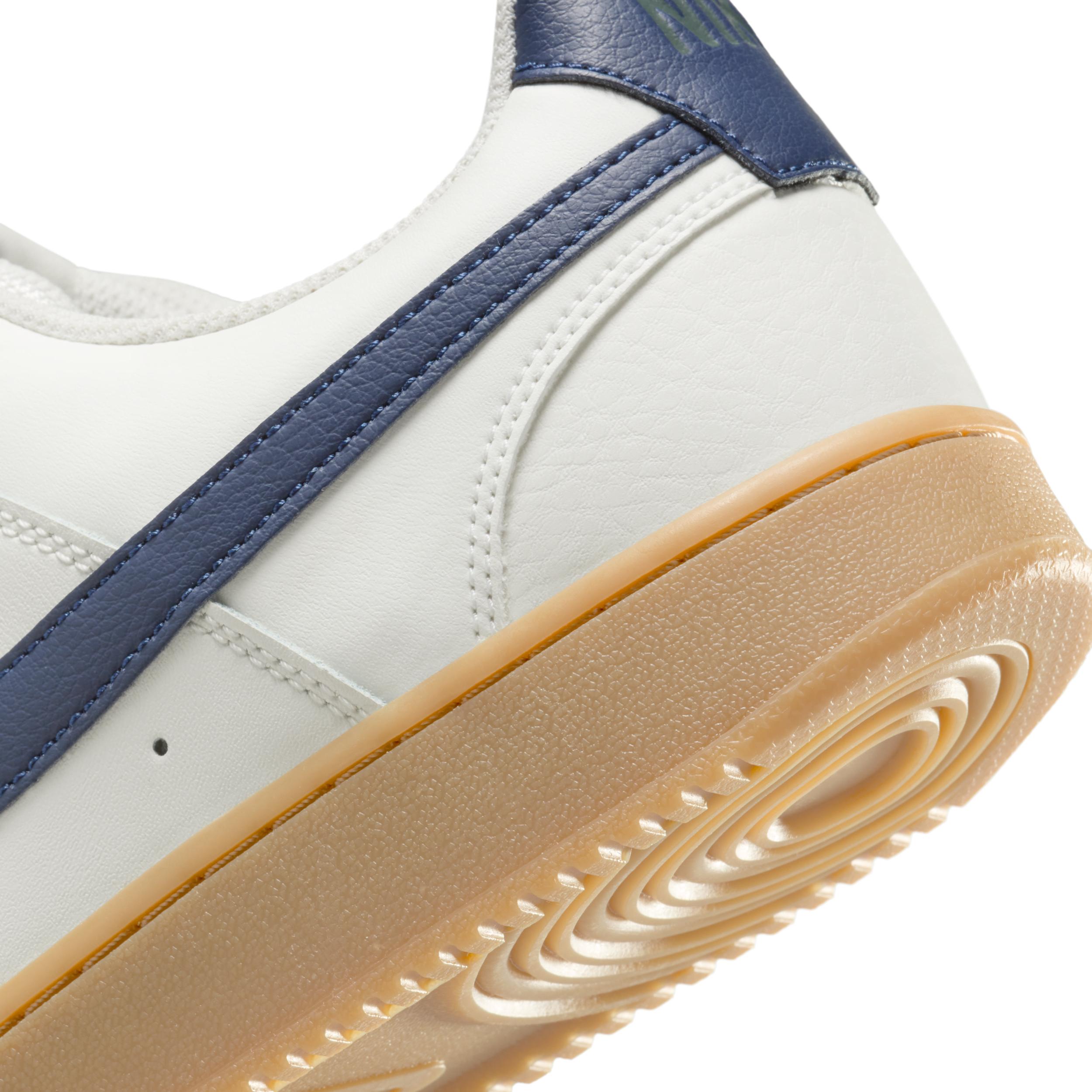Nike Men's Court Vision Low Shoes Product Image