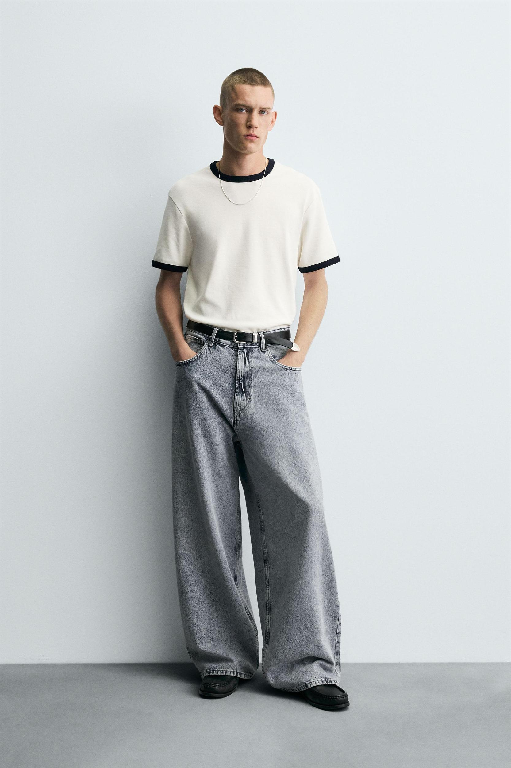 WIDE BAGGY FIT JEANS Product Image