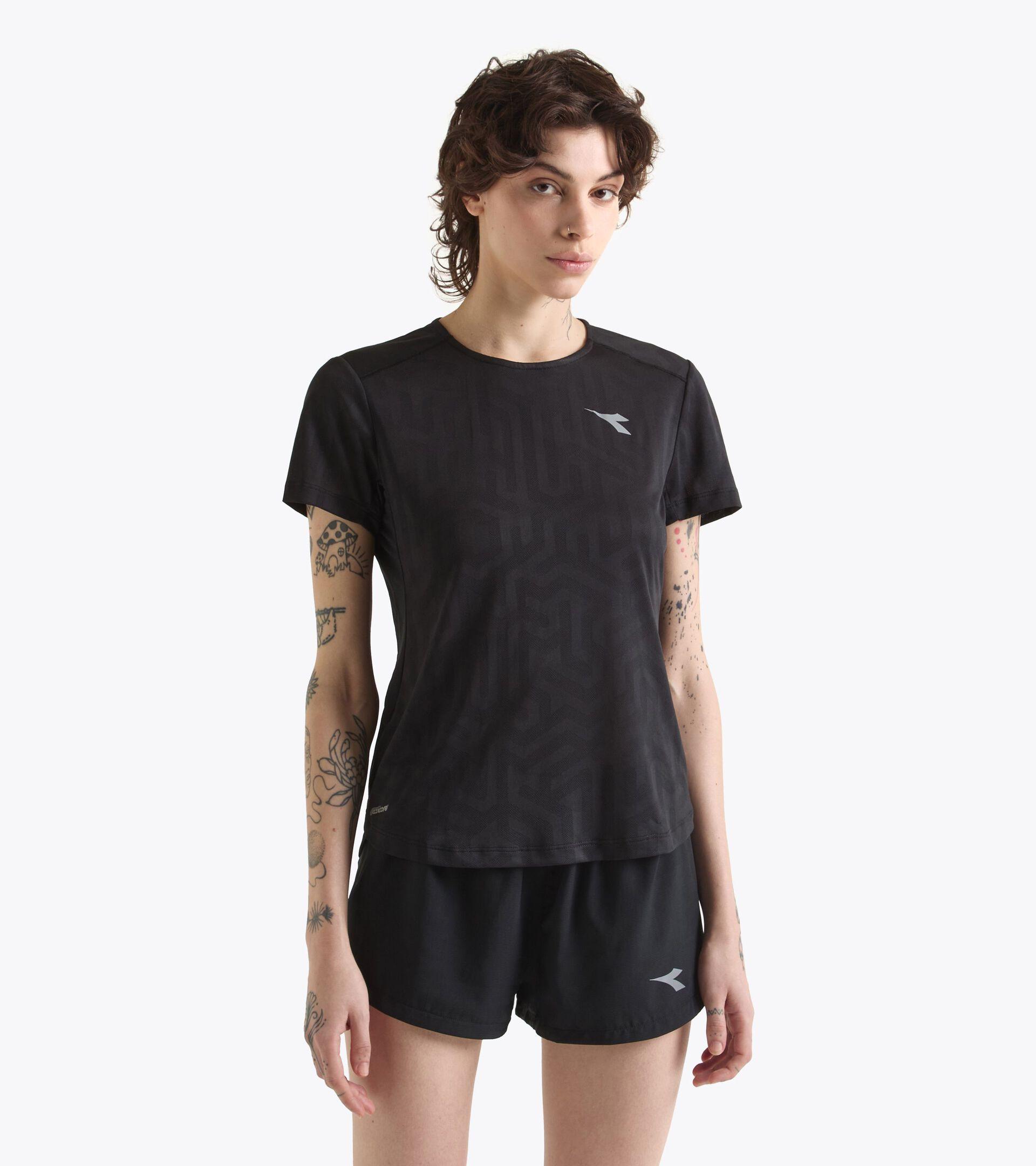 L. SUPER LIGHT SS T-SHIRT Product Image