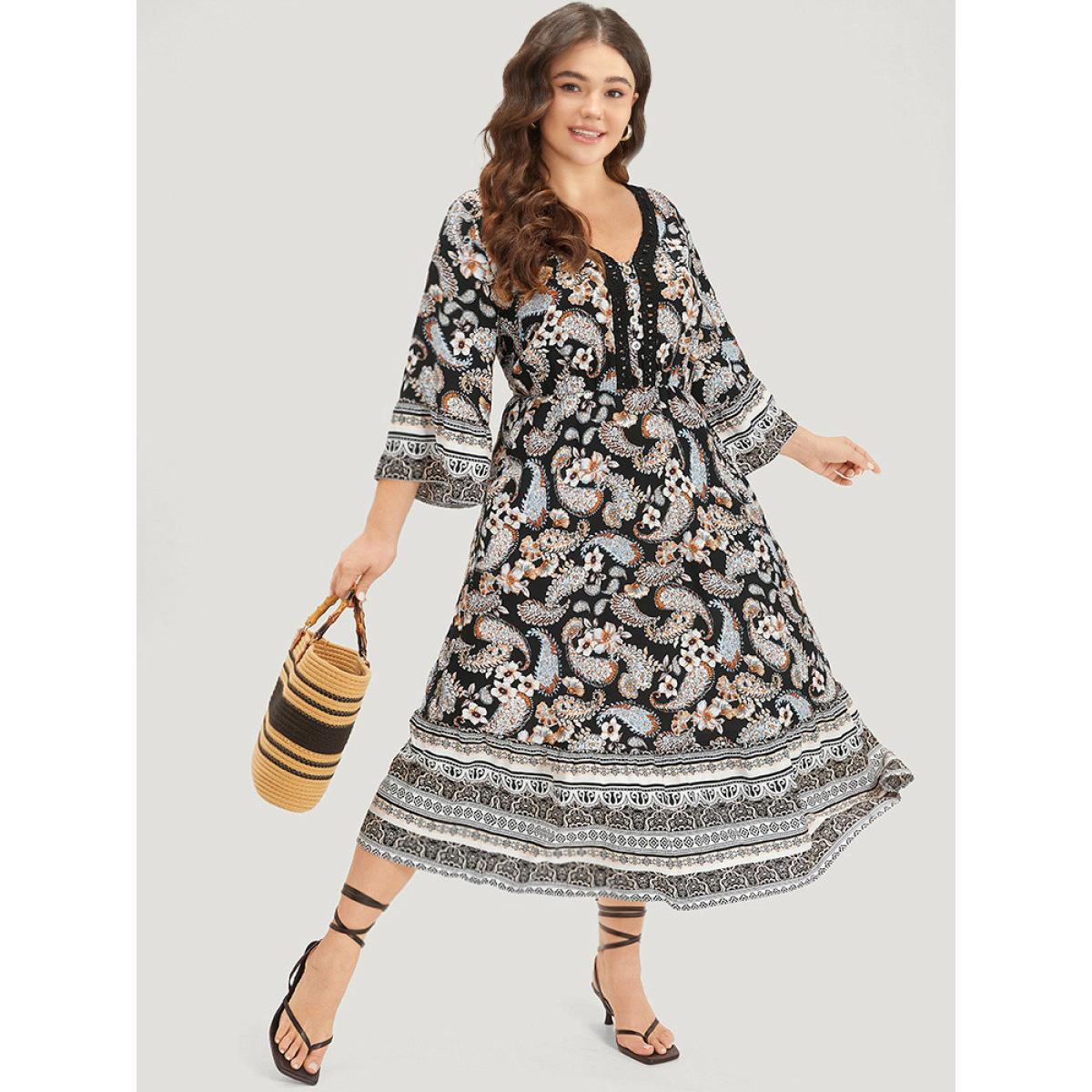 Plus Size Floral & Paisley Print Elastic Waist Button Detail Dress Black Women Vacation Printed V-neck Elbow-length sleeve Curvy Midi Dress BloomChic 28/5X Product Image