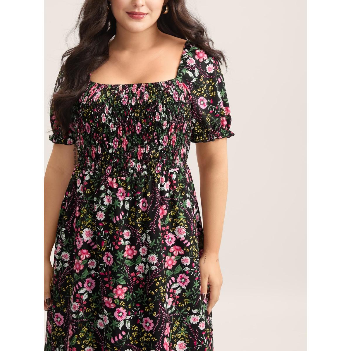 Plus Size Shirred Floral Print Pockets Maxi Dress Black Women Timeless Square Neck Short sleeve Curvy BloomChic 30/6X Product Image