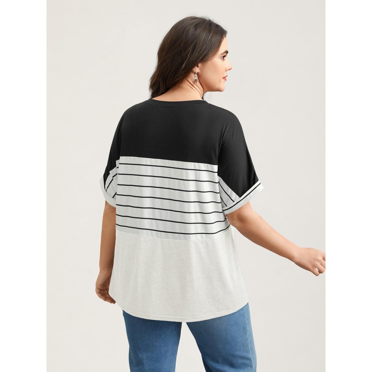 Plus Size Color-Block Stretchy Stripes T-Shirt Black Women Leisure Contrast Round Neck Casual T-shirts BloomChic 30/6X Product Image