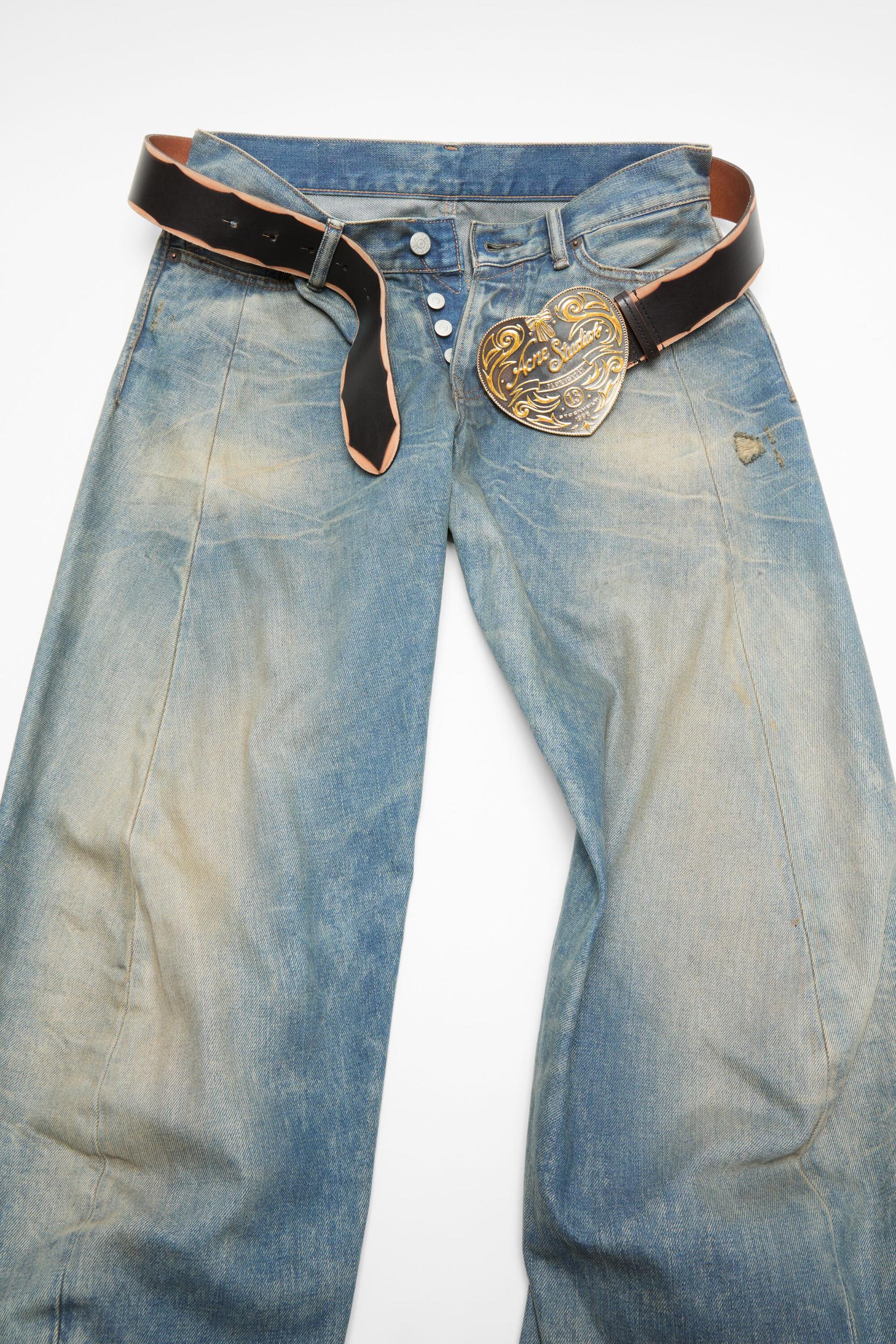 Heart logo buckle belt Product Image