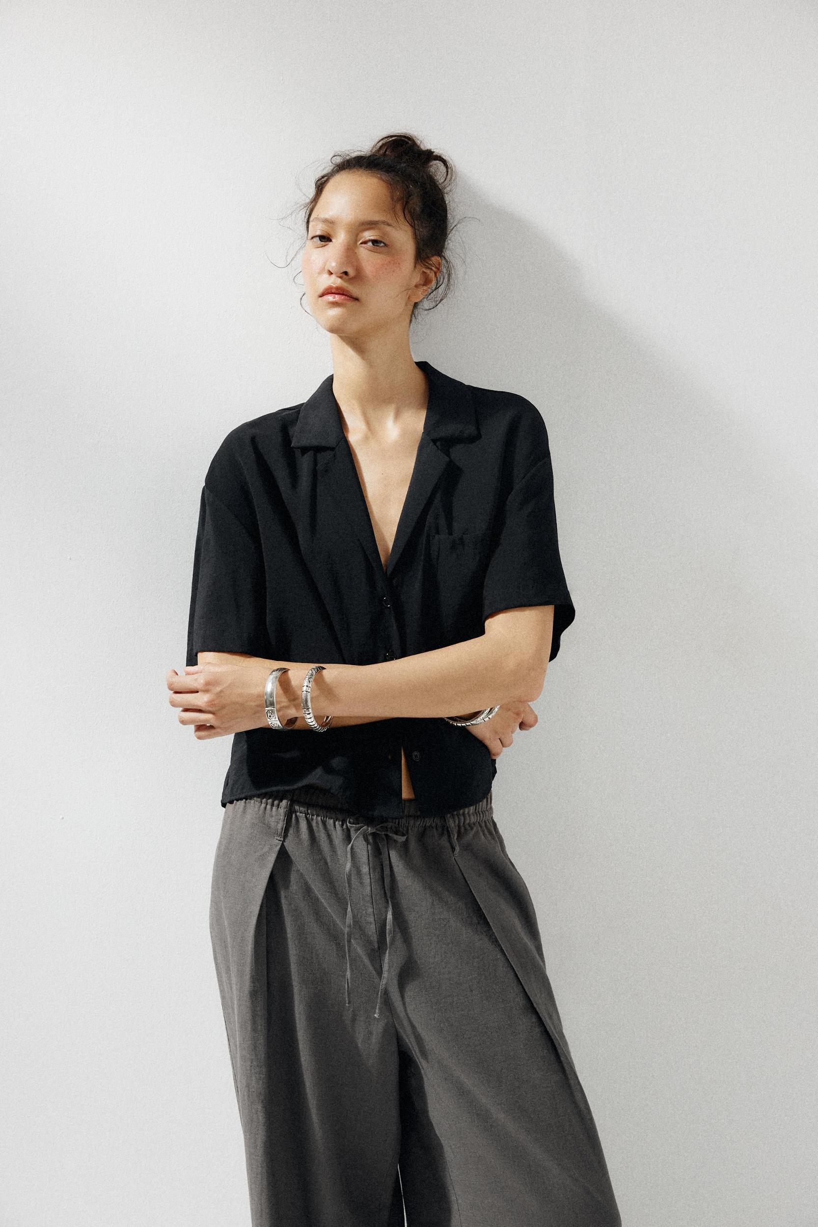 FLOWY POCKET SHIRT Product Image