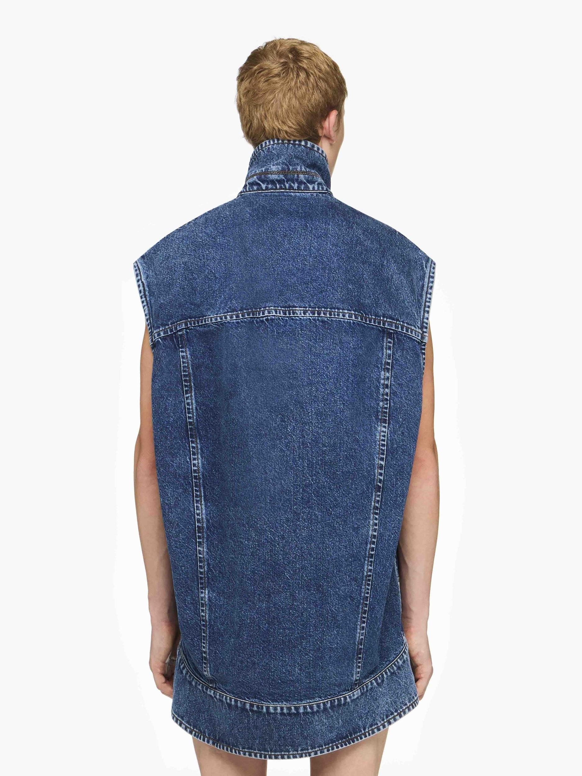 OVERSIZED SLEEVELESS HIGH NECK JACKET Product Image