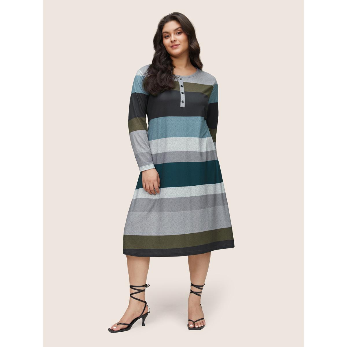 Plus Size Colorblock Contrast Button Detail Pocket Dress DarkGreen Women Casual Printed Round Neck Long Sleeve Curvy Midi Dress BloomChic 22-24/3X Product Image