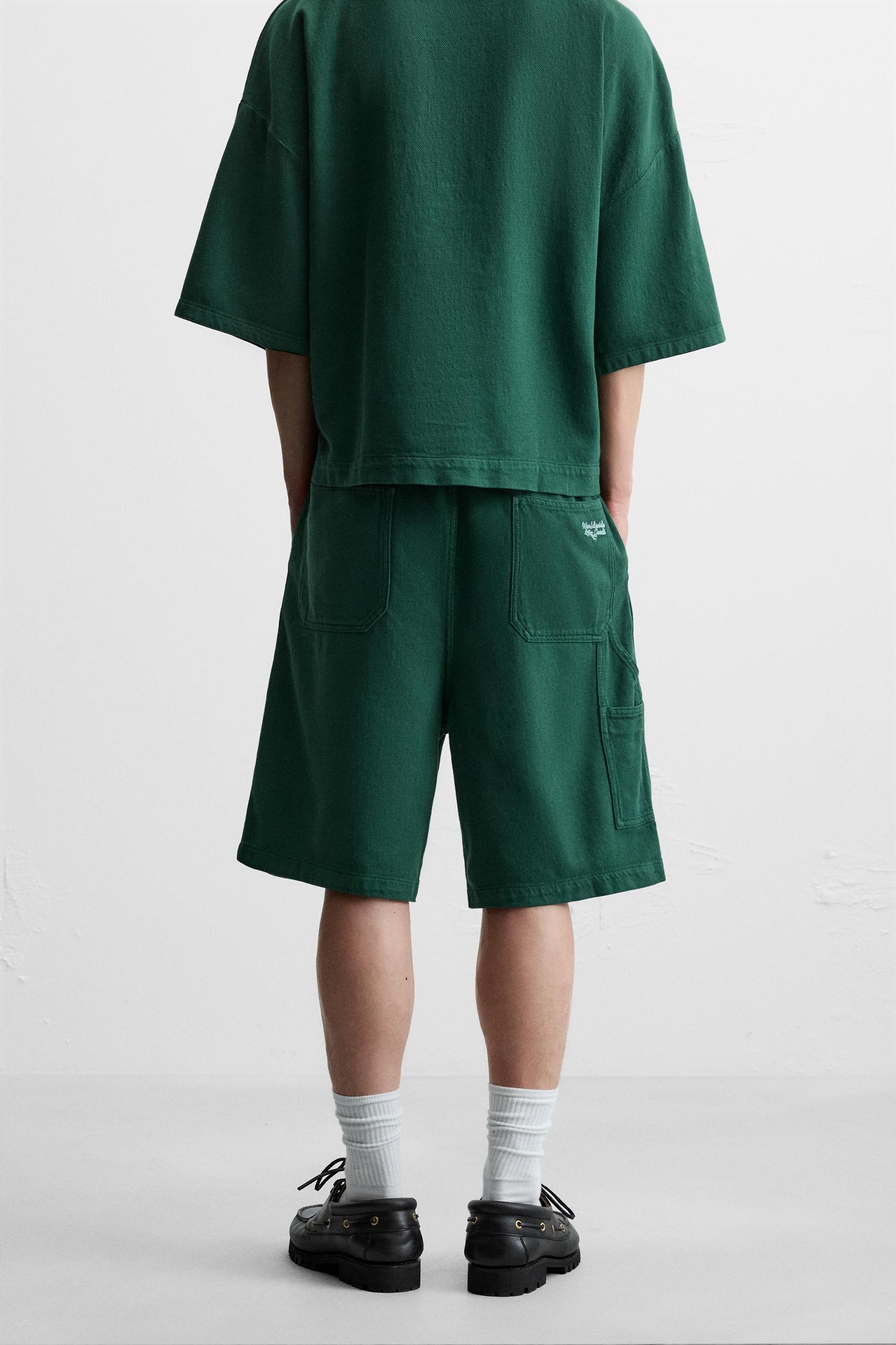 TEXTURED CARPENTER POCKET SHORTS Product Image