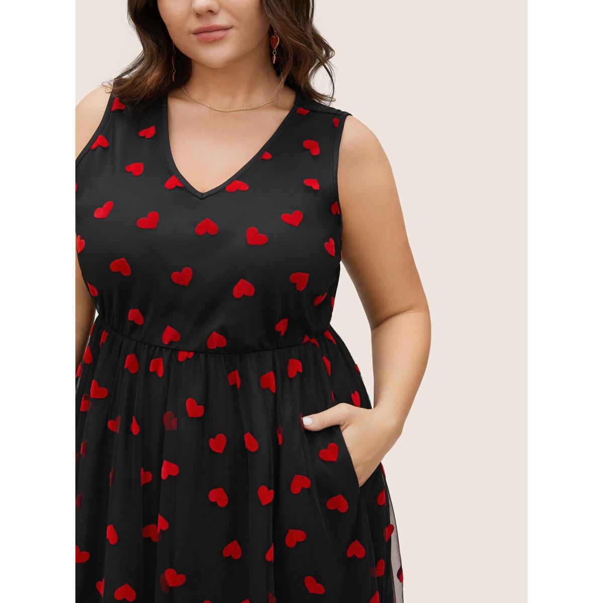 Plus Size Mesh Heart Graphic Pocket Tank Dress Black Women Cocktail Non V-neck Sleeveless Curvy Midi Dress BloomChic 12/L Product Image