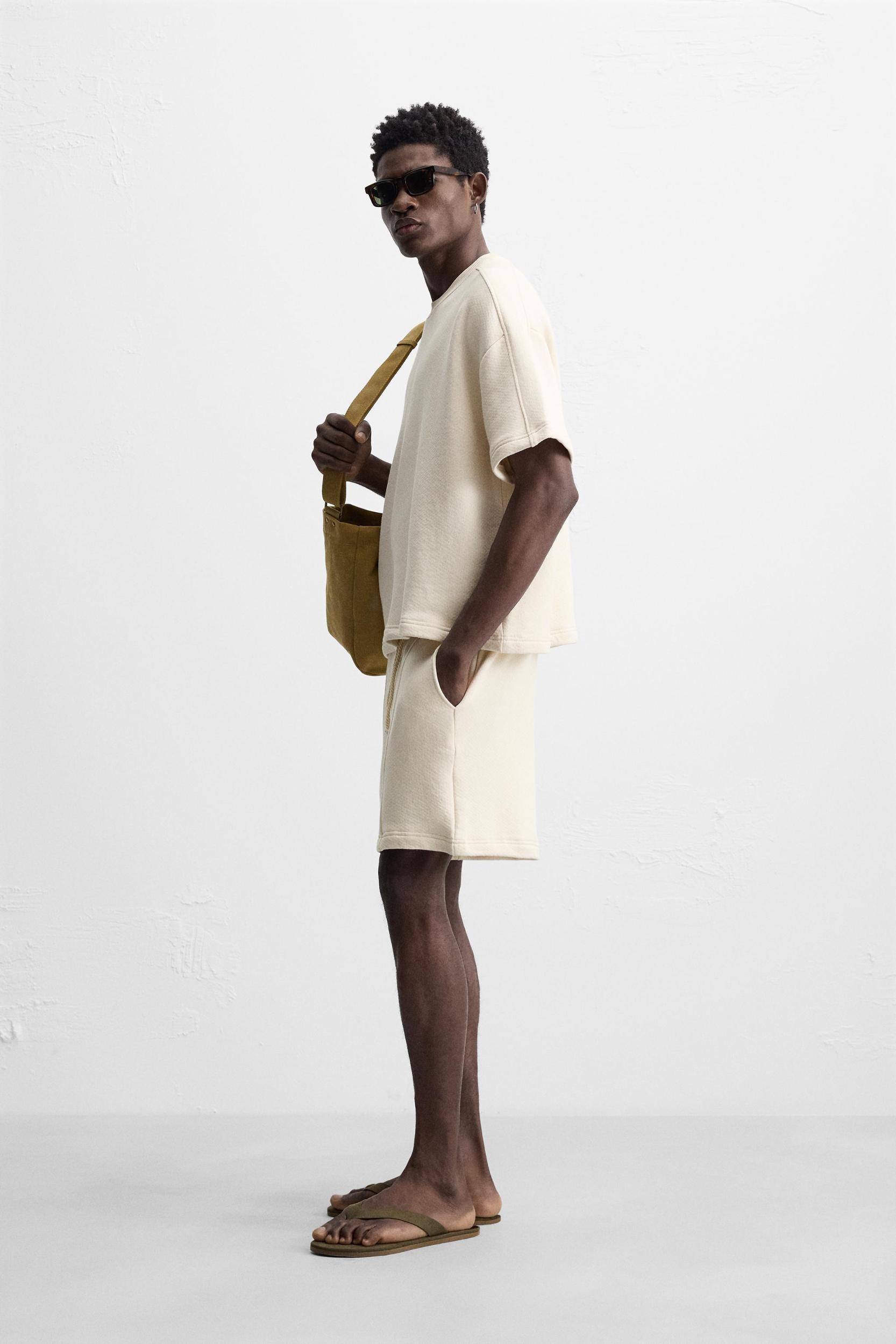 RELAXED FIT JOGGER SHORTS Product Image