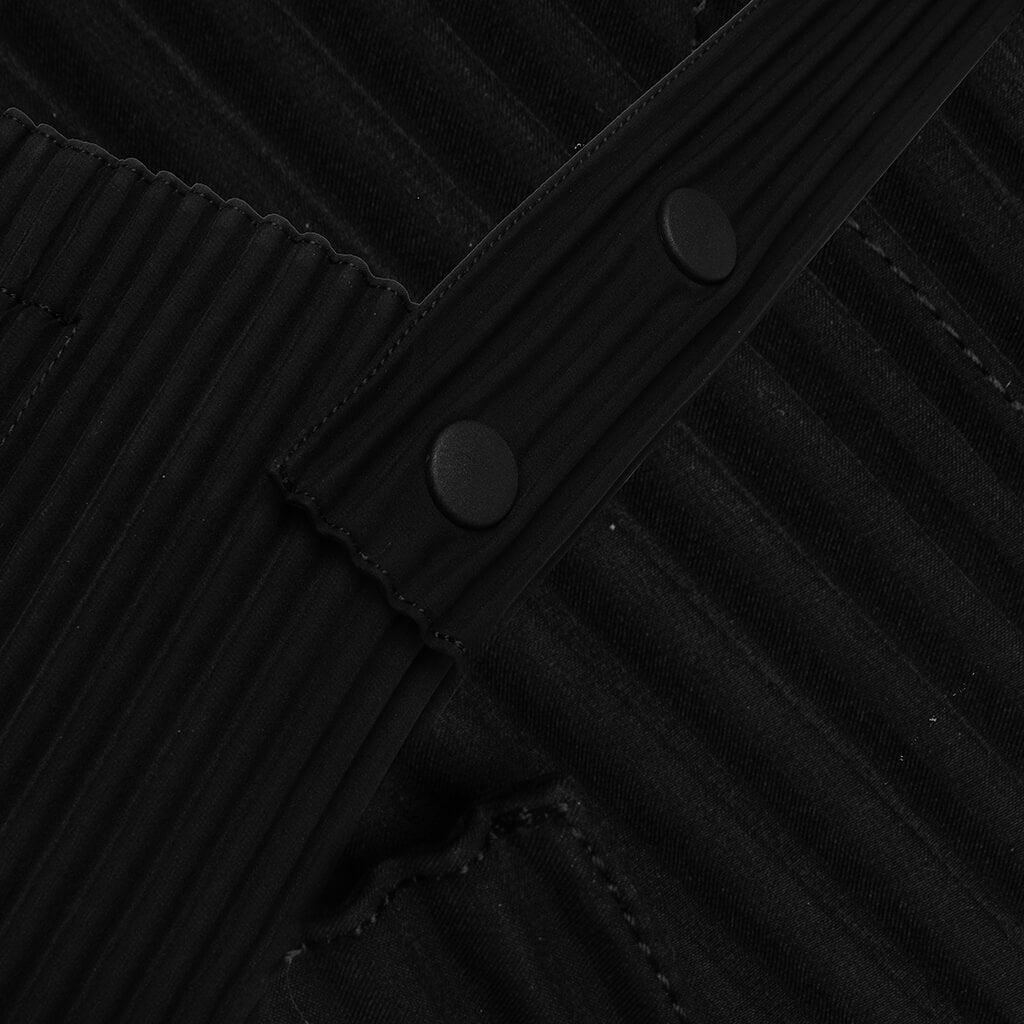 Short Strap Pocket Bag - Black Product Image