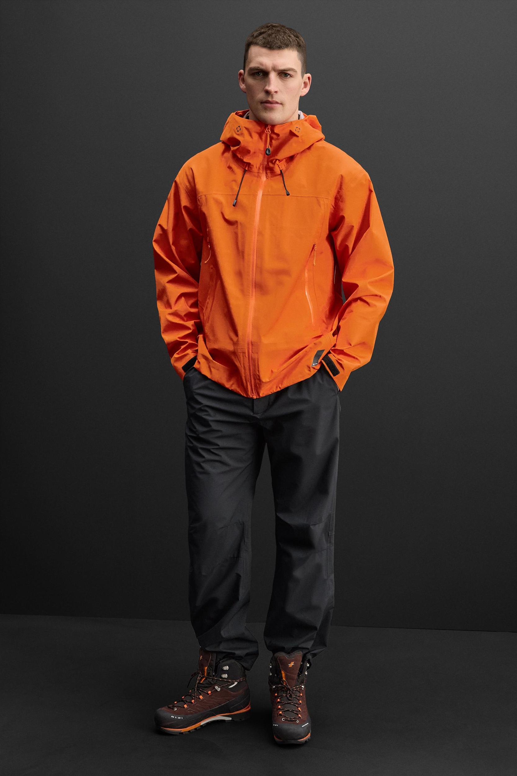 MOUNTAIN BOOTS Product Image