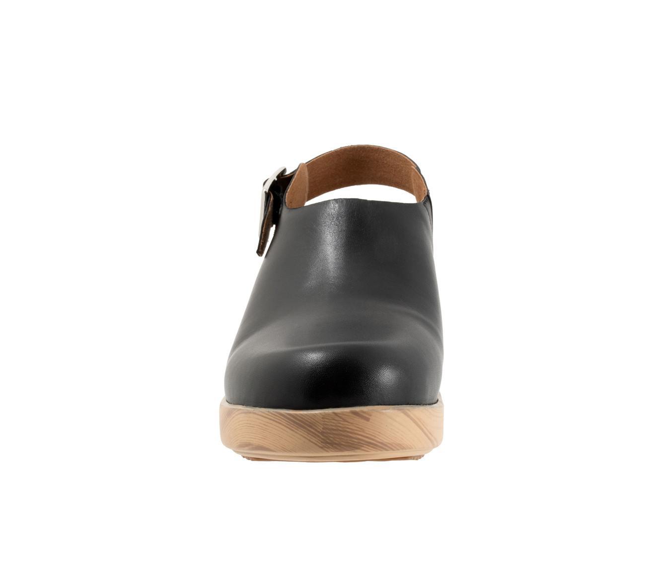 Women's Softwalk Fairbanks Clogs Product Image