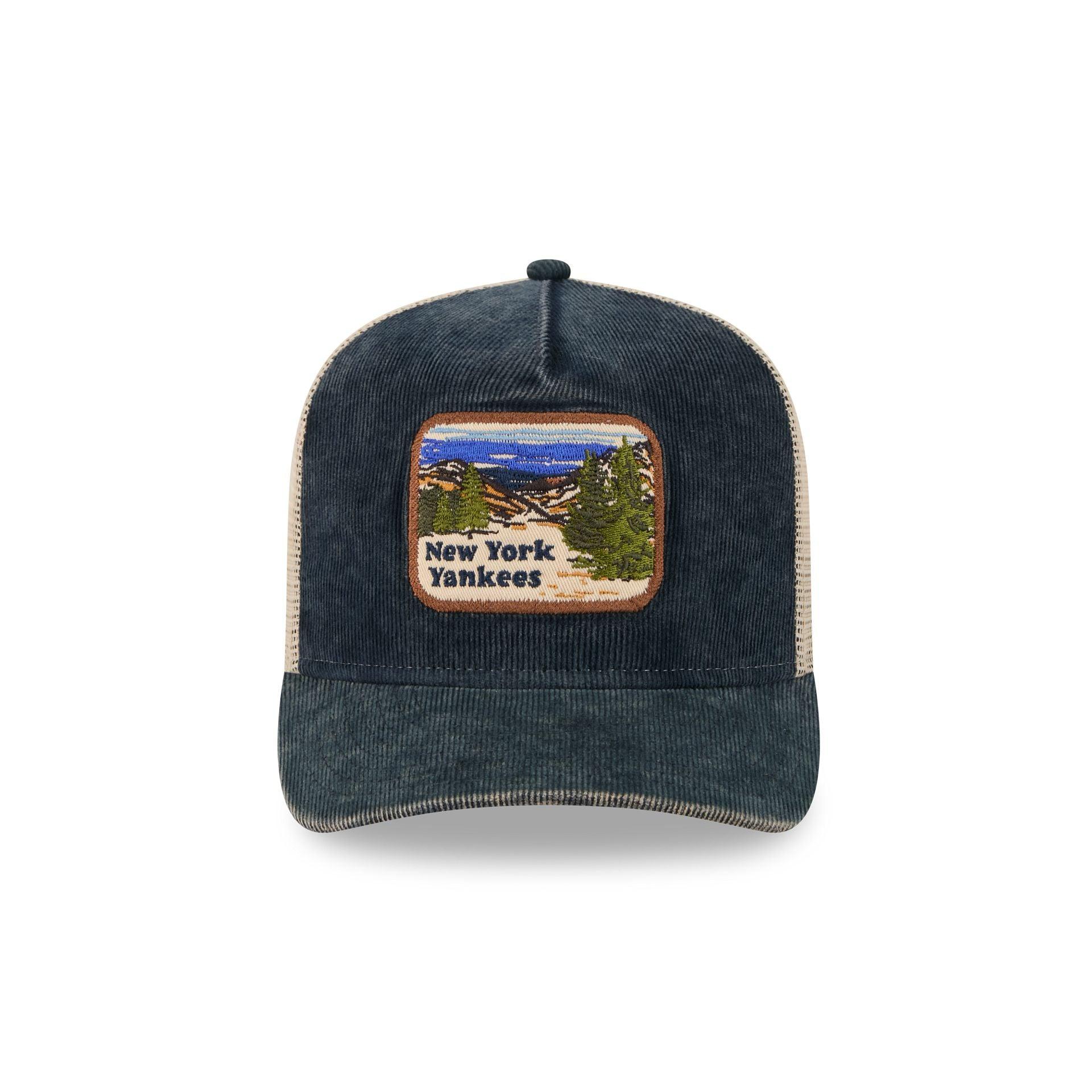 New York Yankees Vintage Landscape 9FIFTY A-Frame Trucker Hat Male Product Image