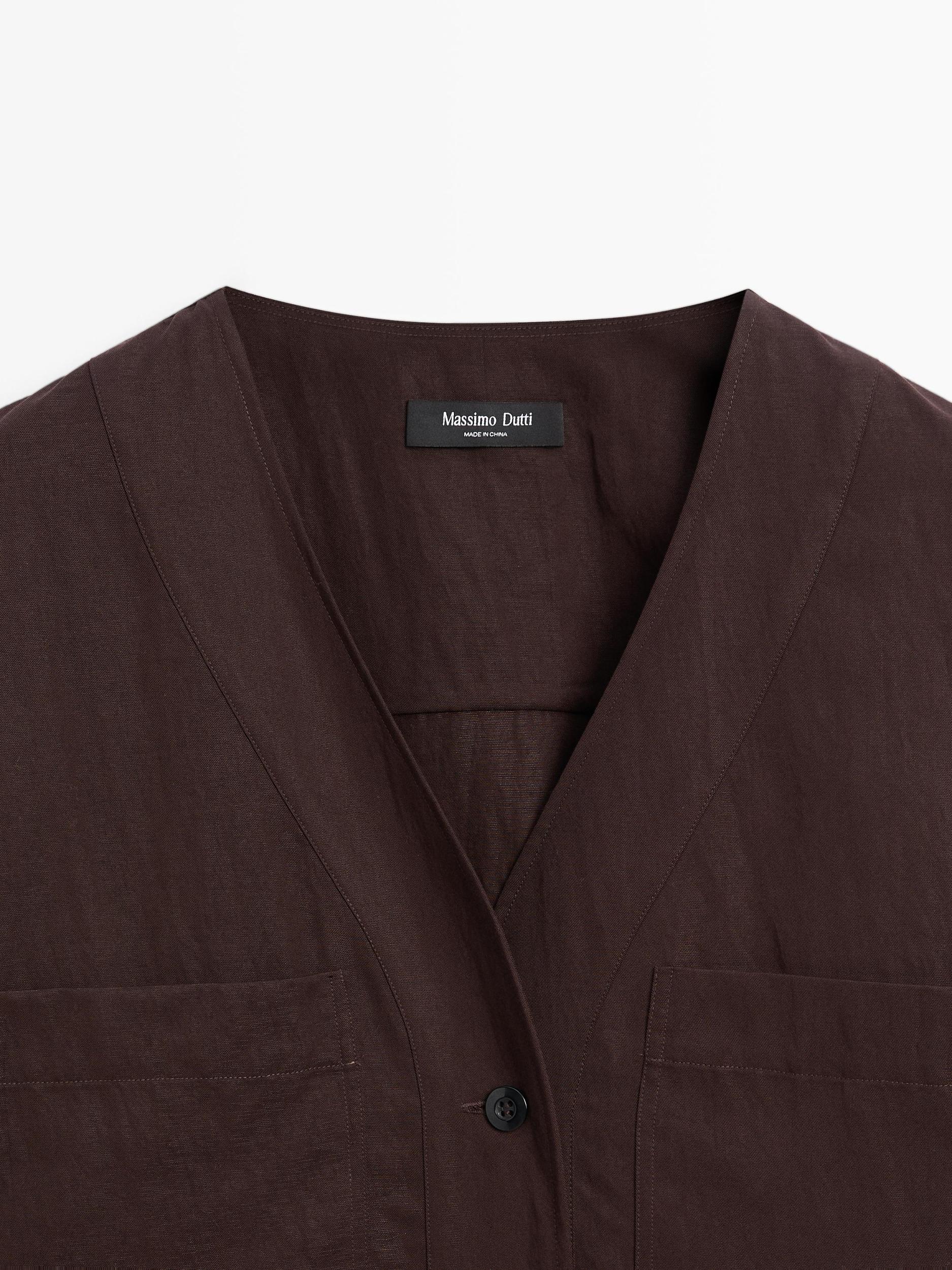 V-neck shirt with pockets Product Image