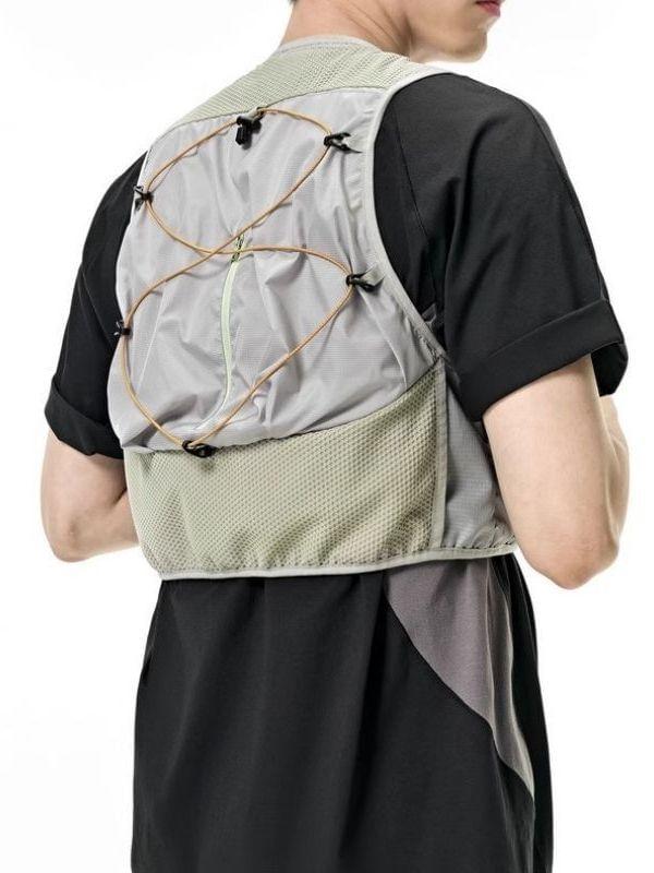 V-Neck Panel Mesh Crop Buckle Cargo Vest Product Image