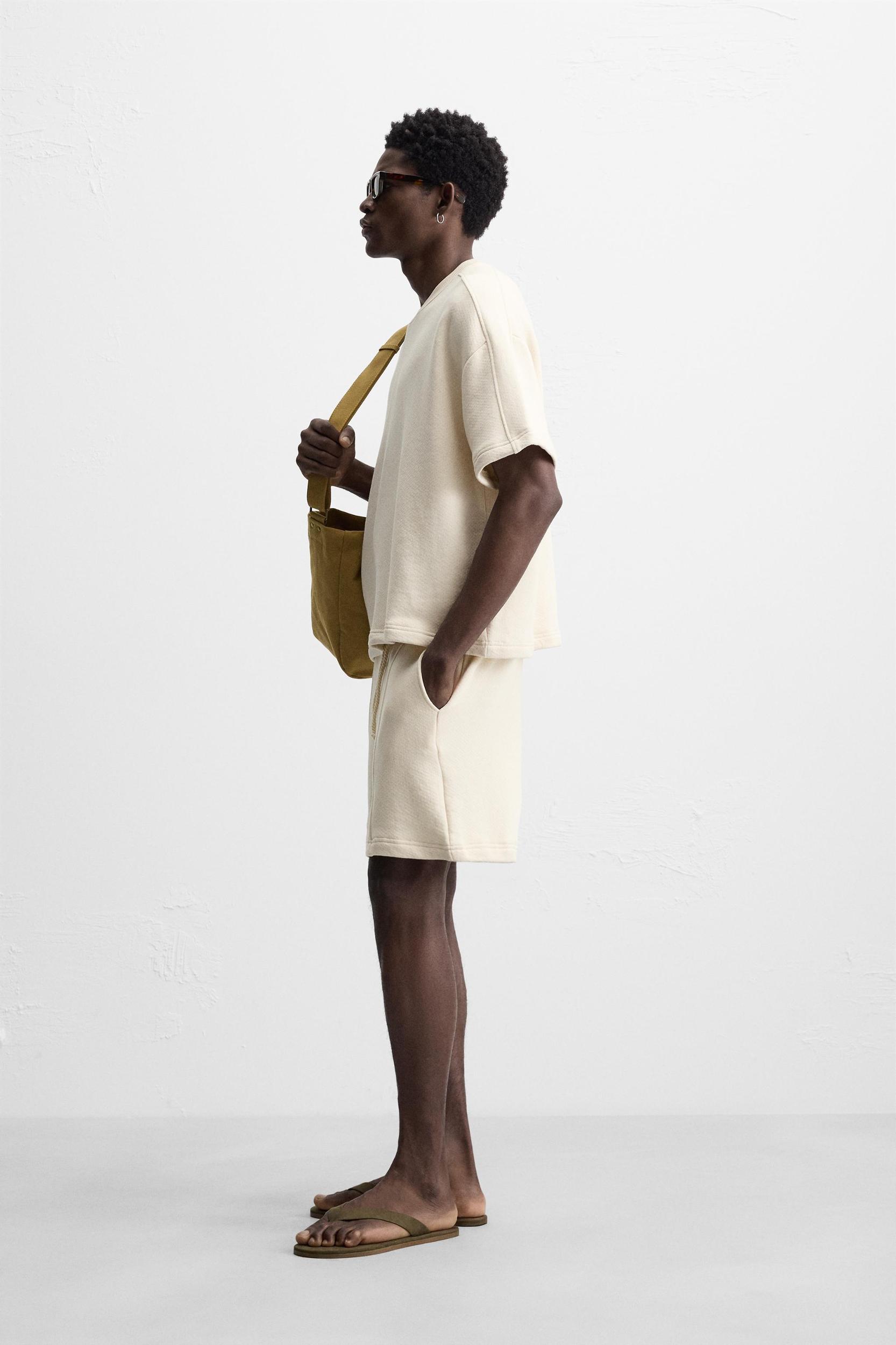 RELAXED FIT SWEATSHIRT Product Image