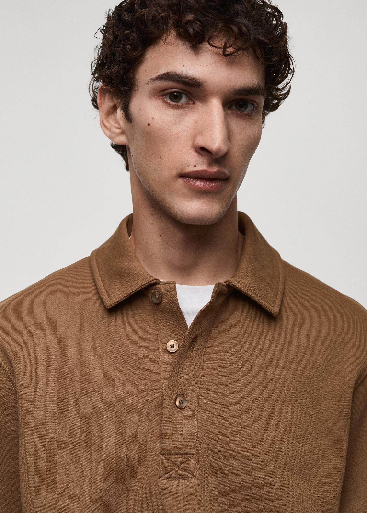 Brushed regular-fit polo sweatshirt - Men | MANGO USA Product Image