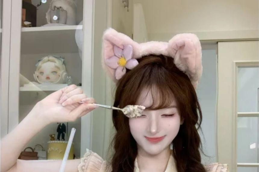 Sleeveless Collared Plain Bow Detail Romper Product Image