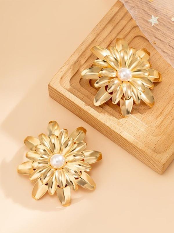 Flower Shape Drop Earrings Product Image