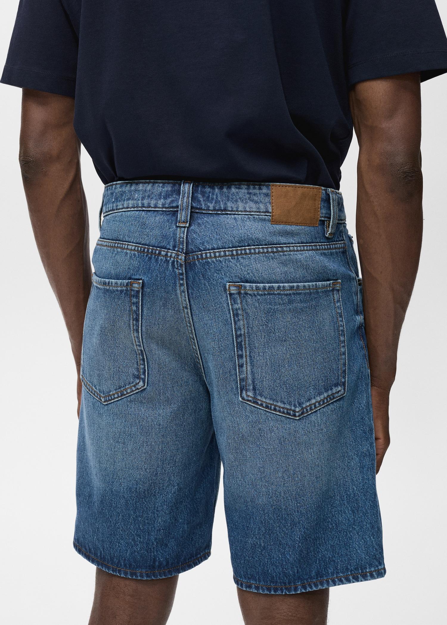 Regular-fit denim shorts - Men | MANGO USA Product Image
